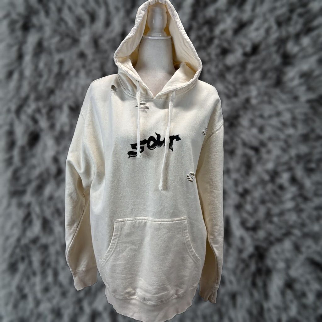 Vintage Olivia Rodrigo Tour Sweatshirt Sour Distressed Cream Black Graphics Size Large Size L / US 10 / IT 46 - 1 Thumbnail