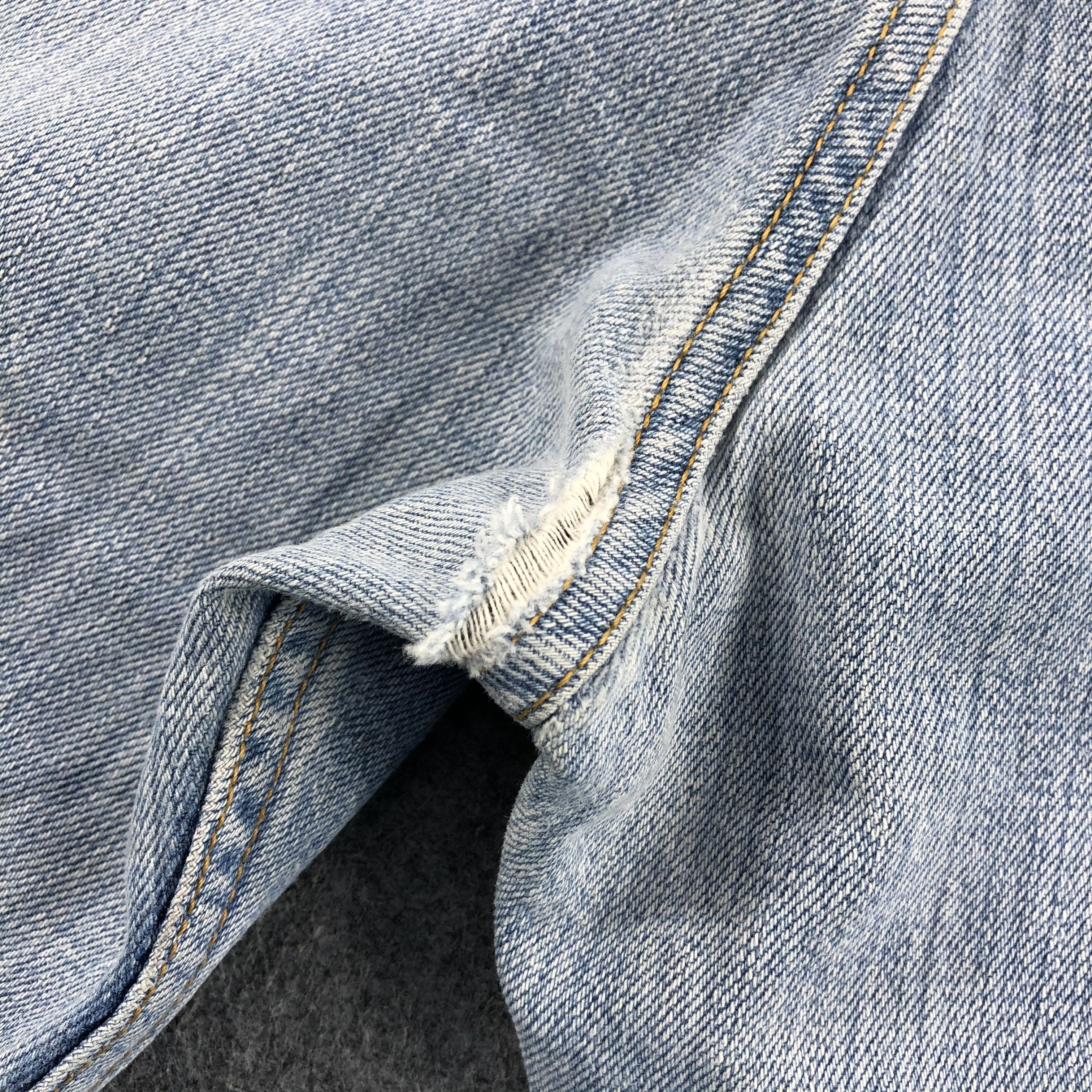 Levi's × Vintage Vintage Light Wash Levis 569 Denim Jeans-JM715 Size US 37 - 6 Thumbnail