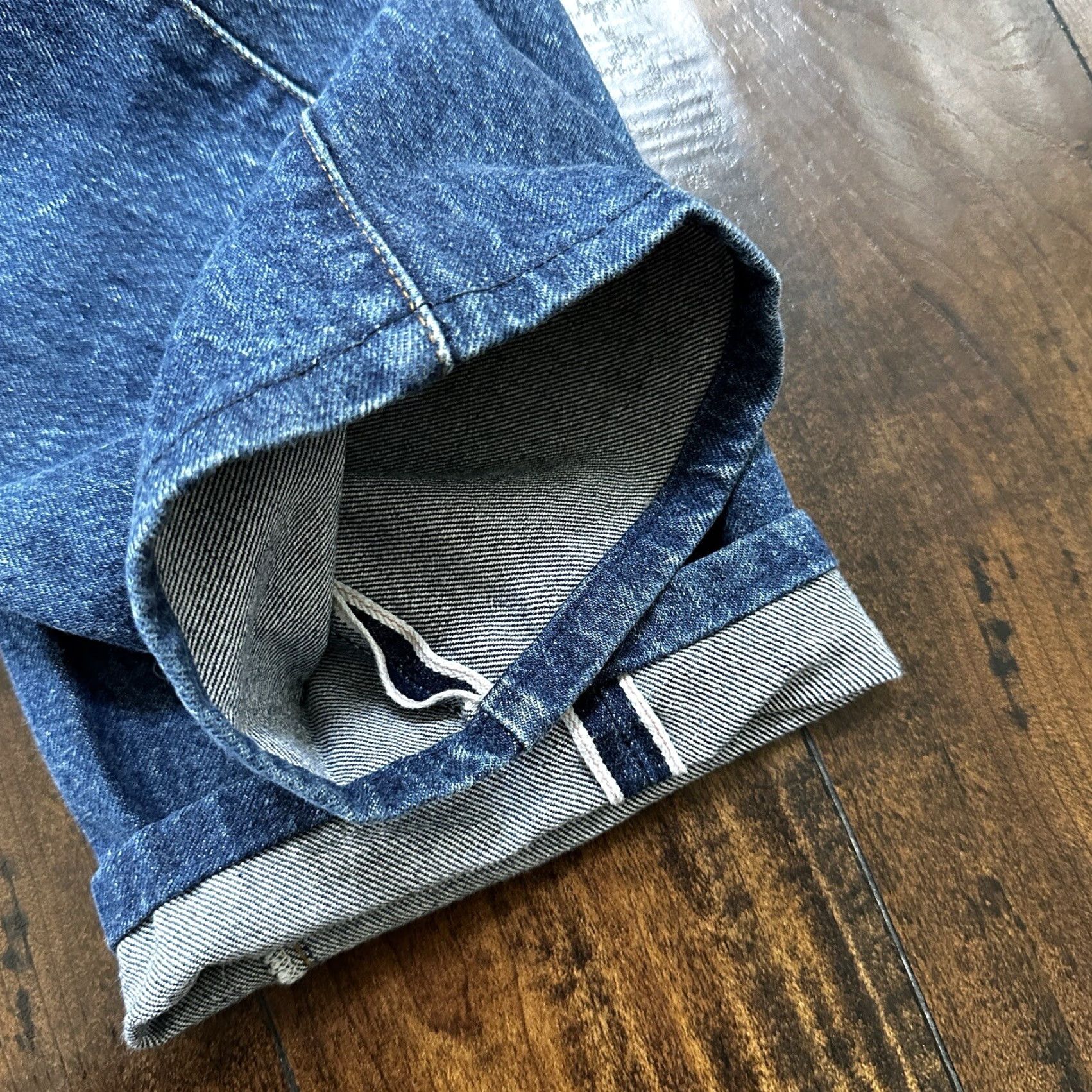 Levi's VINTAGE Levi's 501 XX Jeans Solid Denim Blue Regular 28x34 80s USA 70s Distressed Button Fly Mens Vintage Jeans 501 Series Straight Fit Size US 28 / EU 44 - 4 Thumbnail