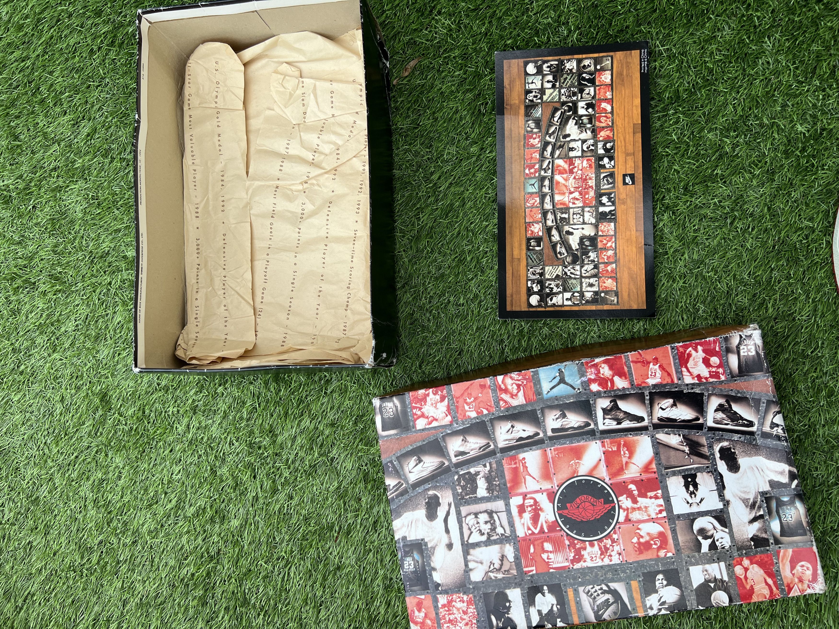 Jordan Brand Jordan 1 Retro High Chicago 1994 (Includes box and card) Size US 10.5 / EU 43-44 - 9 Thumbnail
