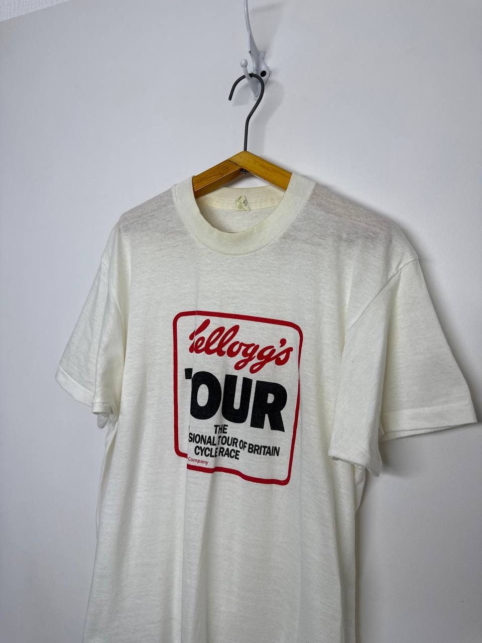 Vintage Vintage Y2k Kellogs Tour of Britain Cycling T Shirt Jersey Size US L / EU 52-54 / 3 - 4 Thumbnail