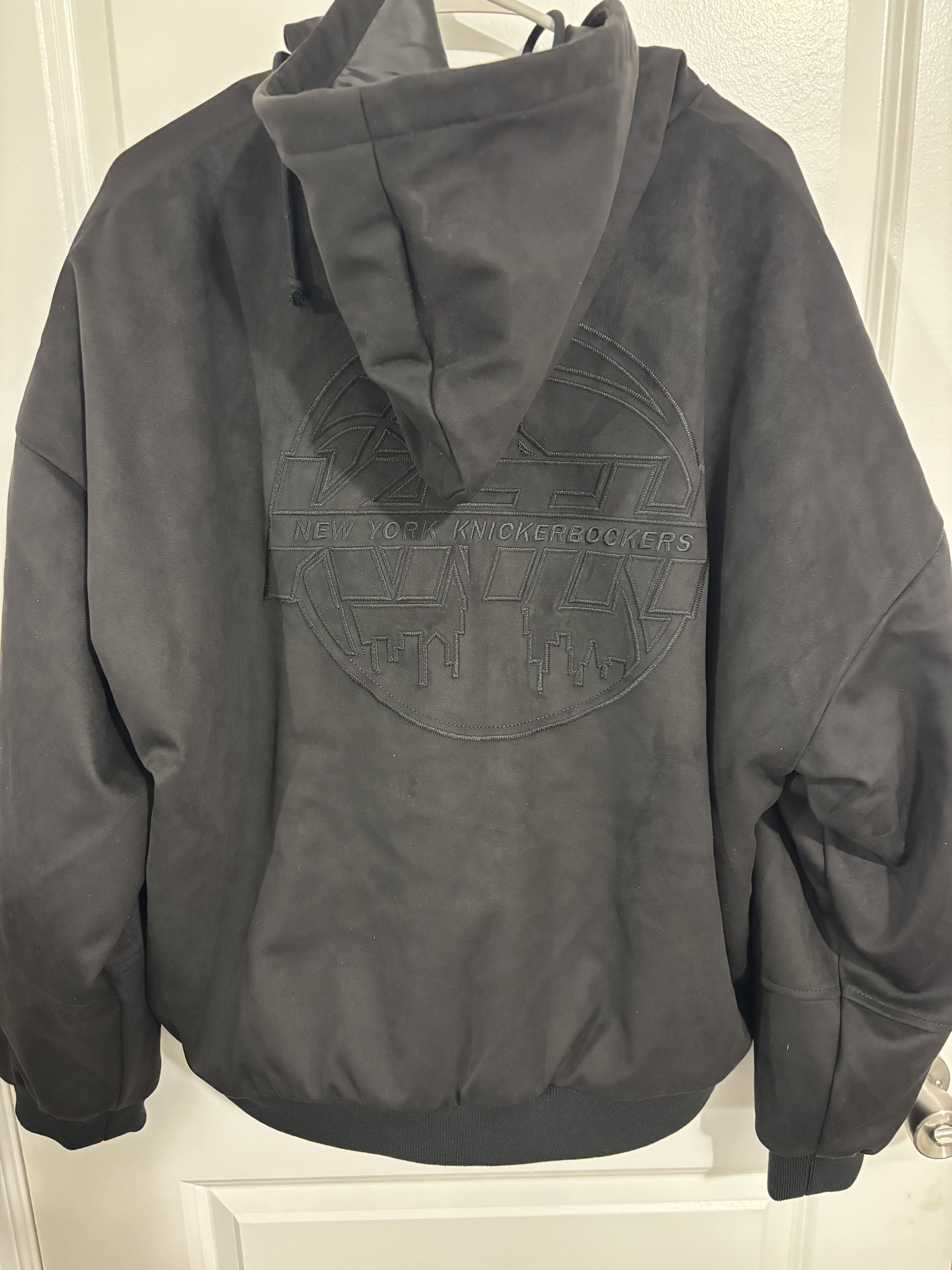 Kith × NBA Kith x Knicks Tonal Microsuede Jacket – Black – New w/ Tags Size US L / EU 52-54 / 3 - 2 Thumbnail