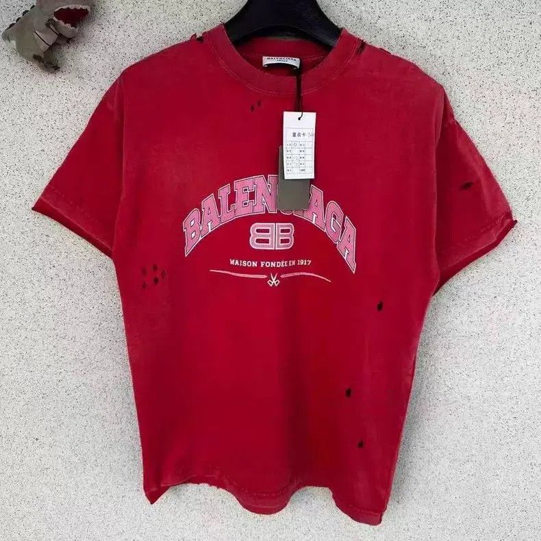Balenciaga Balenciaga Red scissor distressed short-sleeve Size US M / EU 48-50 / 2 - 1 Thumbnail