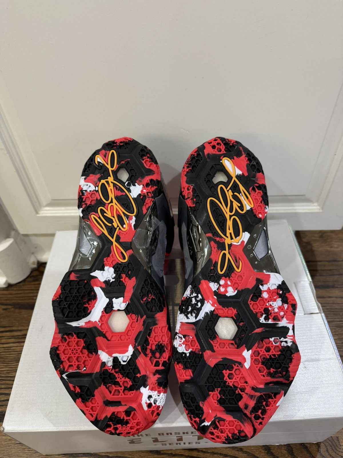 Nike LeBron 11 Elite Team Size US 13 / EU 46 - 3 Thumbnail
