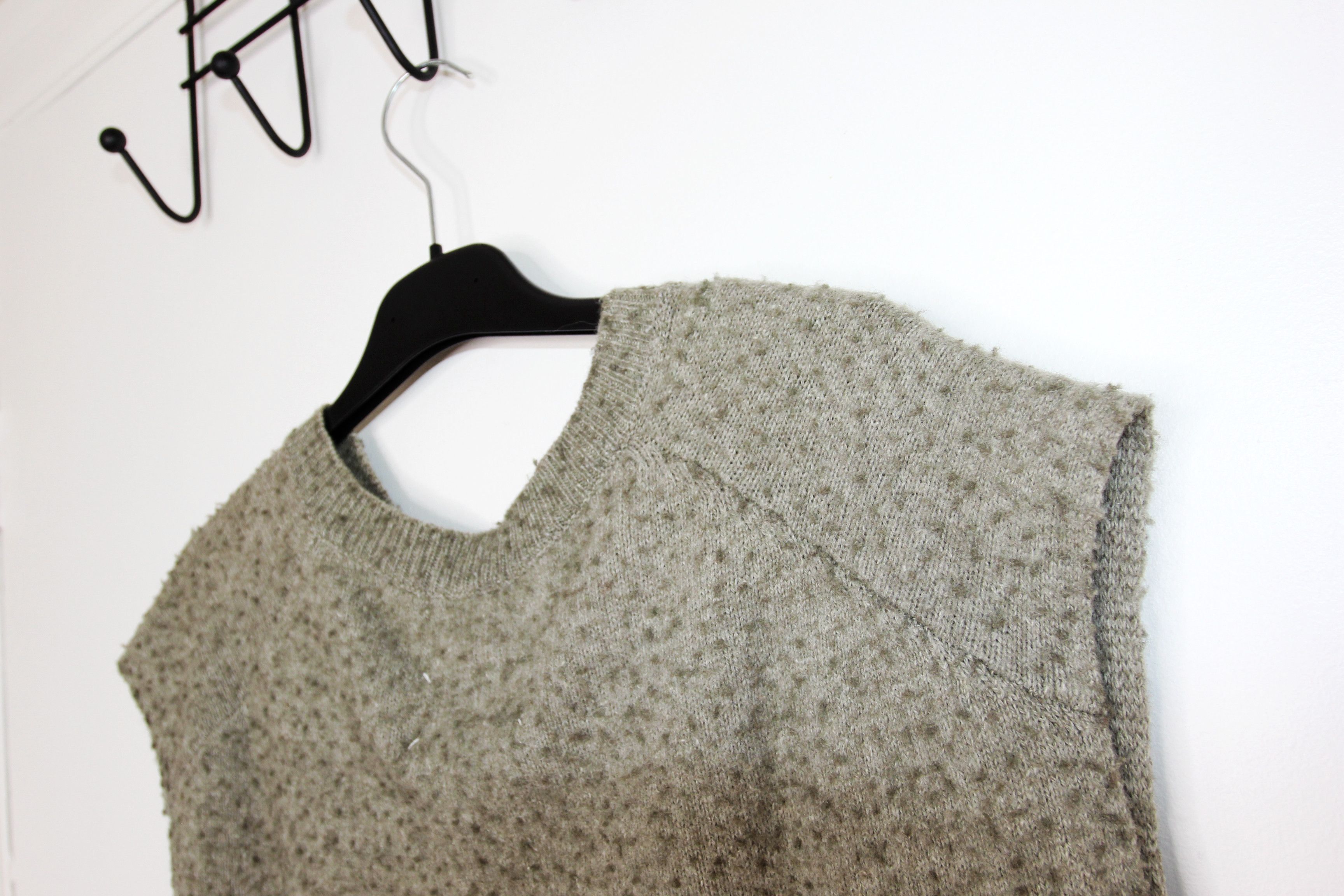 Maison Margiela BNWT SS25 MAISON MARGIELA KNIT STOLE VEST S Size US S / EU 44-46 / 1 - 6 Thumbnail