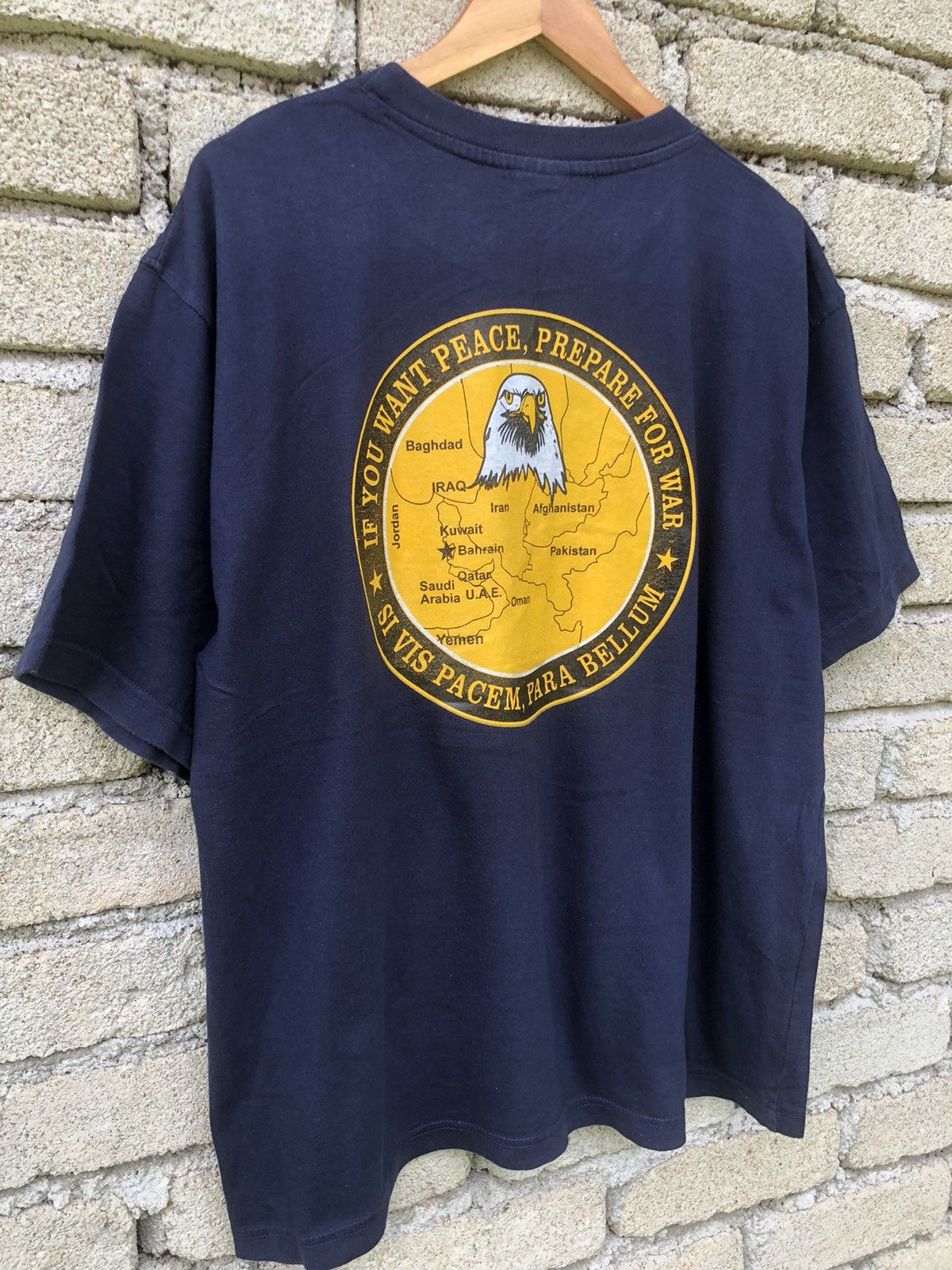 Avirex Vintage Operation Vigilant Marines MSS-3 DET Bahrain Tee Size US XL / EU 56 / 4 - 2 Thumbnail