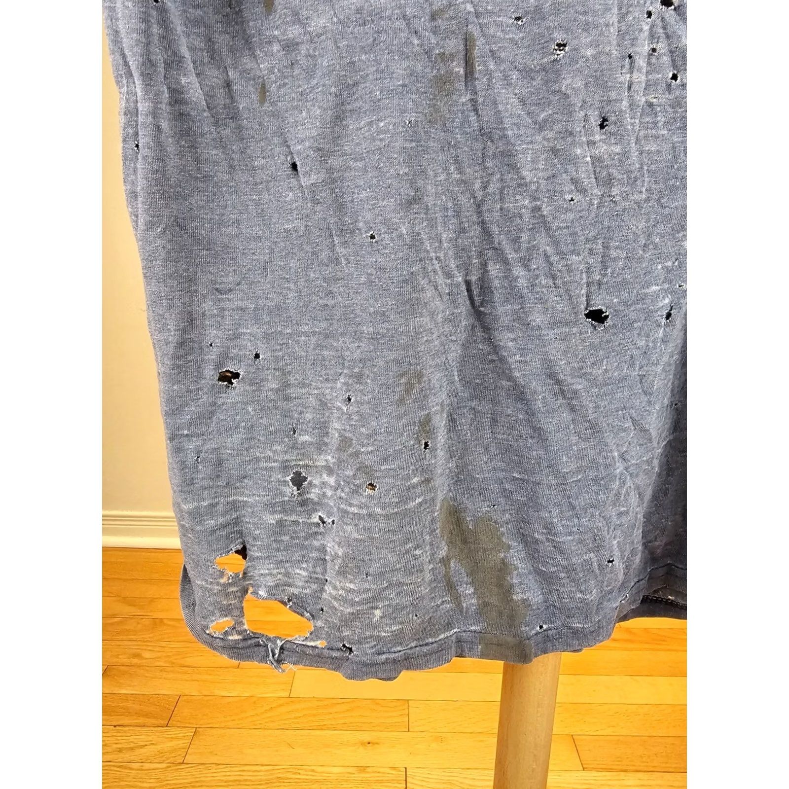 Vintage VINTAGE Y2K UNBRANDED TRASHED DISTRESSED WORN ONE POCKET T-SHIRT SZ LARGE Shirt Men XS? Size US L / EU 52-54 / 3 - 5 Thumbnail