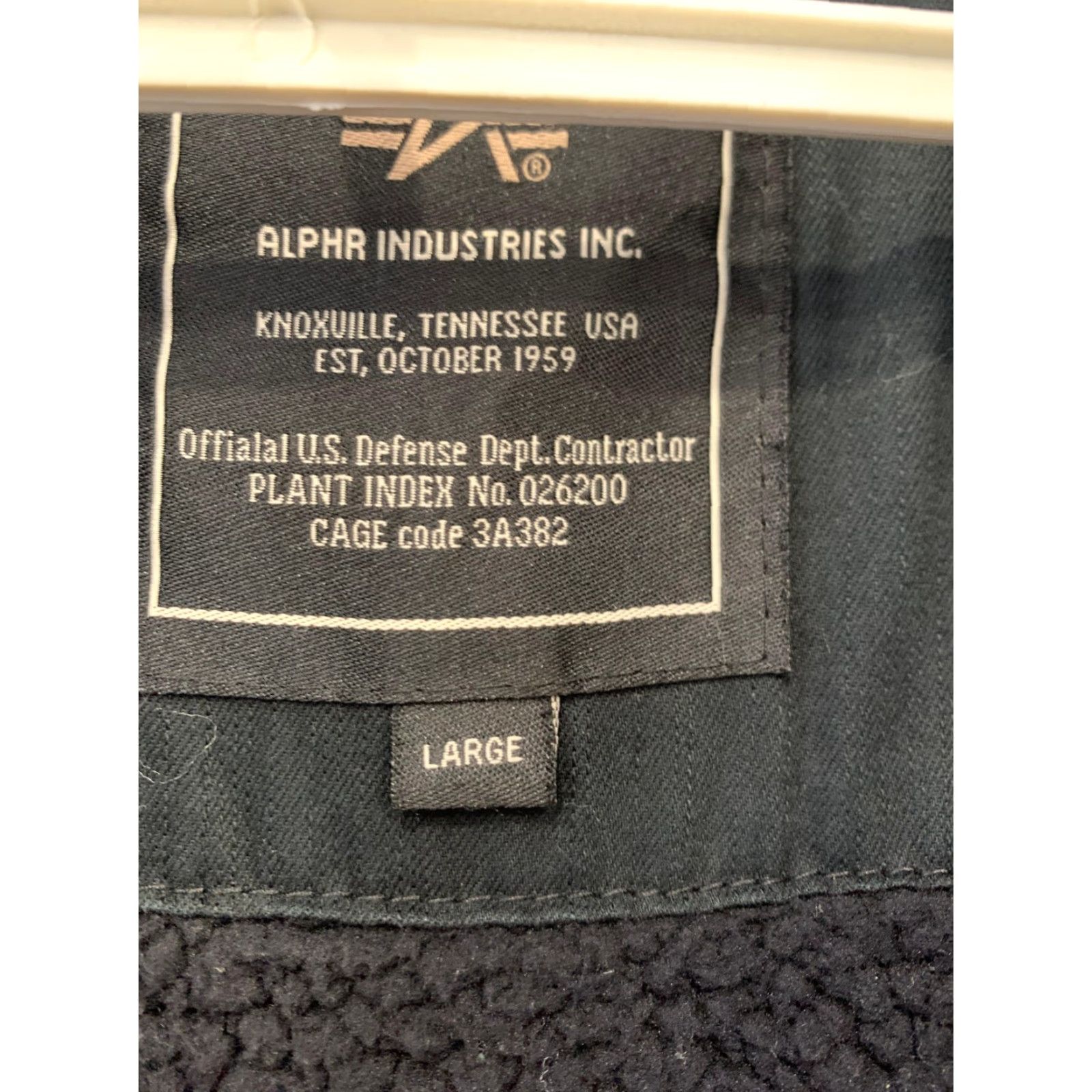 Vintage VINTAGE Alpha Industries Military Field Jacket / Utility Jacket Large Black Unisex Adults L Sherpa Interior Jacket Mens Size US L / EU 52-54 / 3 - 4 Thumbnail
