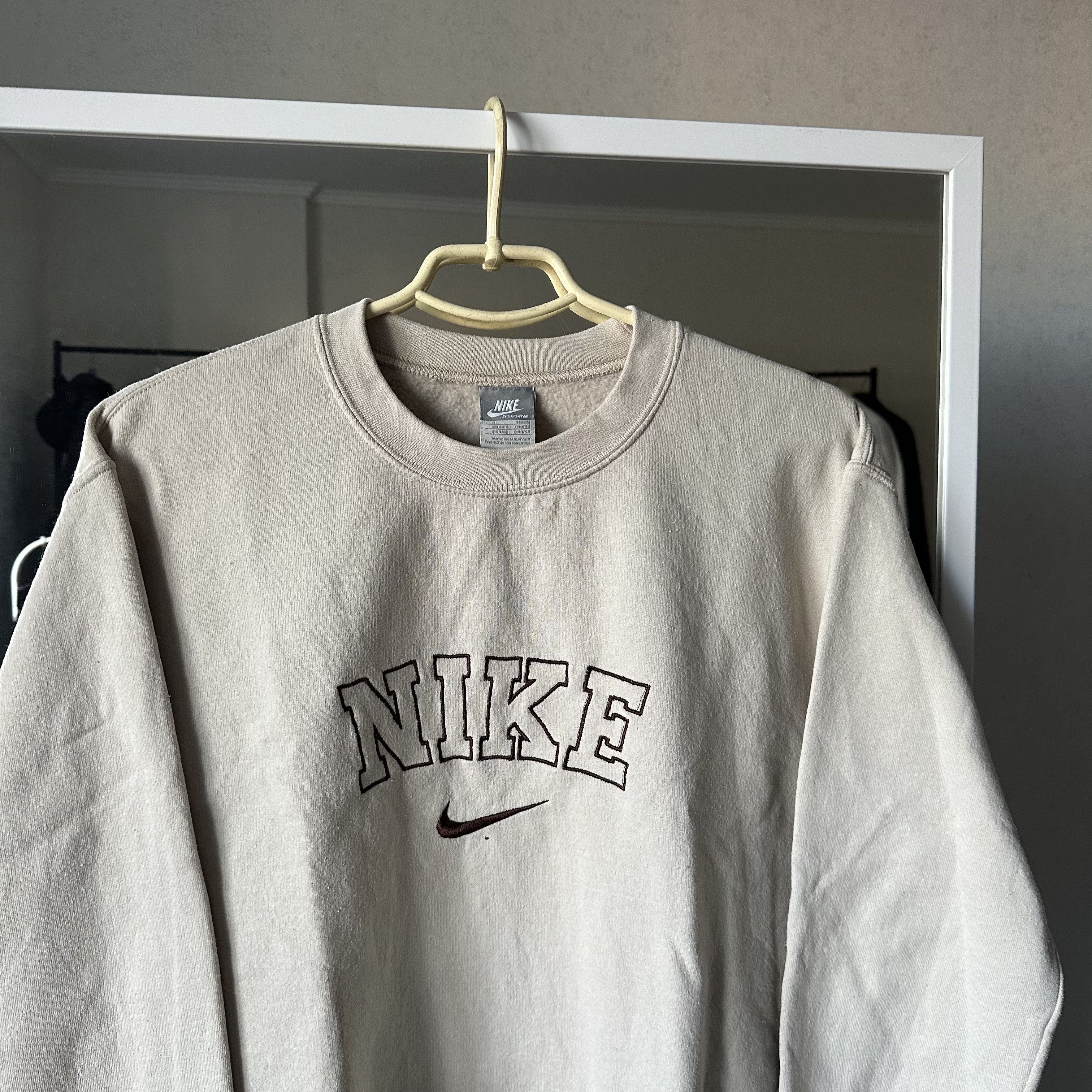 Nike × Vintage Nike y2k Vintage Big Logo Beige Crewneck Sweatshirt Size US S / EU 44-46 / 1 - 2 Thumbnail