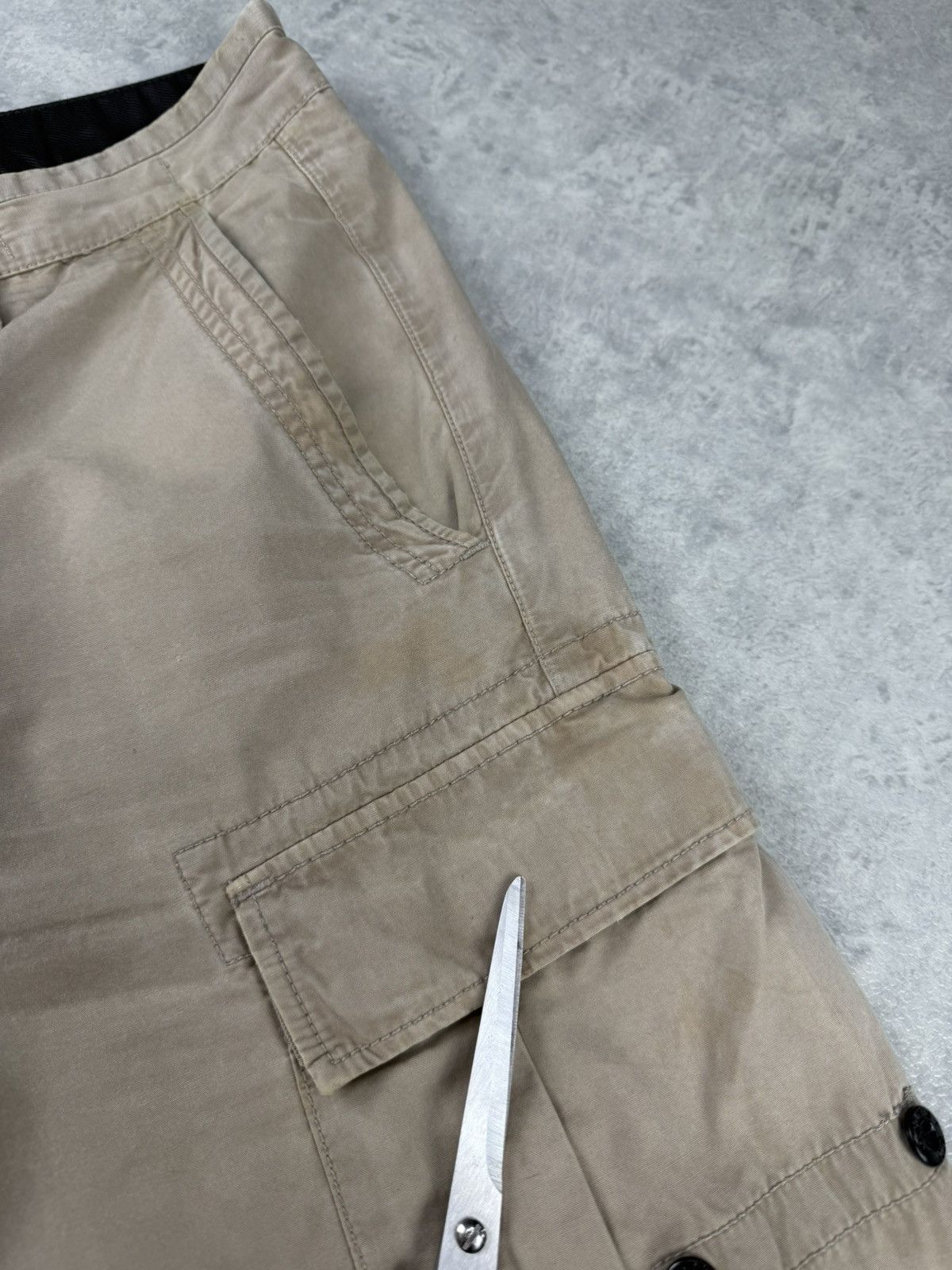 Stone Island Stone Island Cargo Shorts Beige Size W30 Size US 30 / EU 46 - 5 Thumbnail