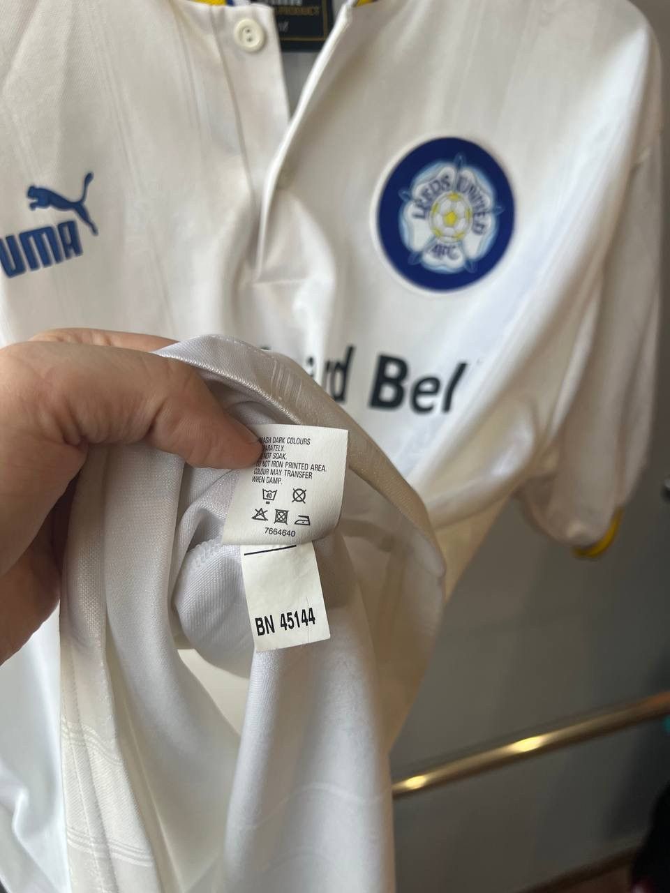 Puma 1996/98 LEEDS UNITED #7 SHARPE HOME SOCCER JERSEY SHIRT M Size US M / EU 48-50 / 2 - 14 Thumbnail