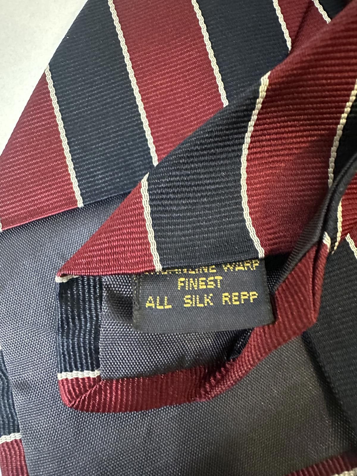 Neiman Marcus Vintage Neiman Marcus burgundy/navy REPP silk necktie Size ONE SIZE - 3 Thumbnail