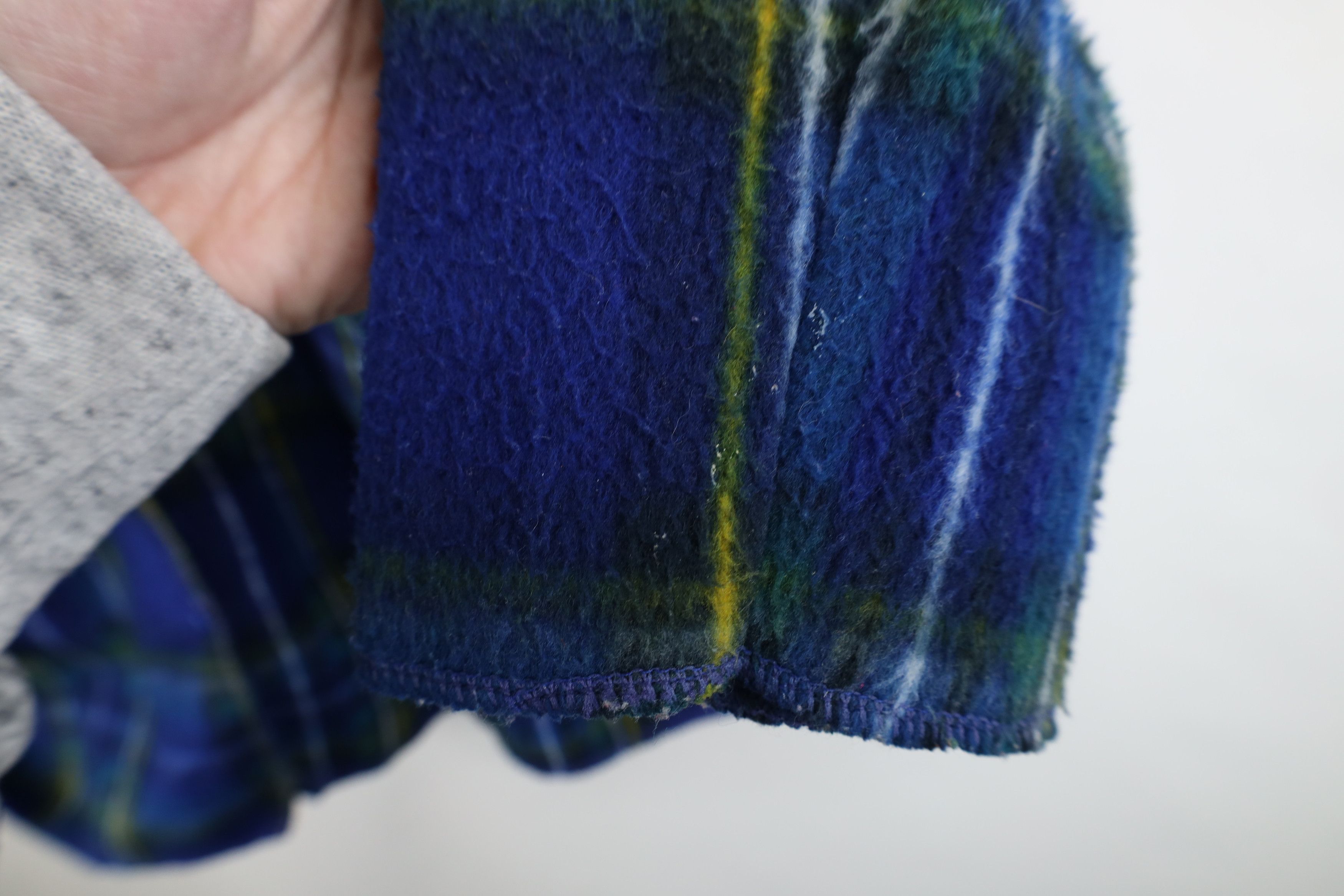 Vintage Vintage 90s Streetwear Fleece Collared Button Shirt Plaid Size L / US 10 / IT 46 - 7 Thumbnail