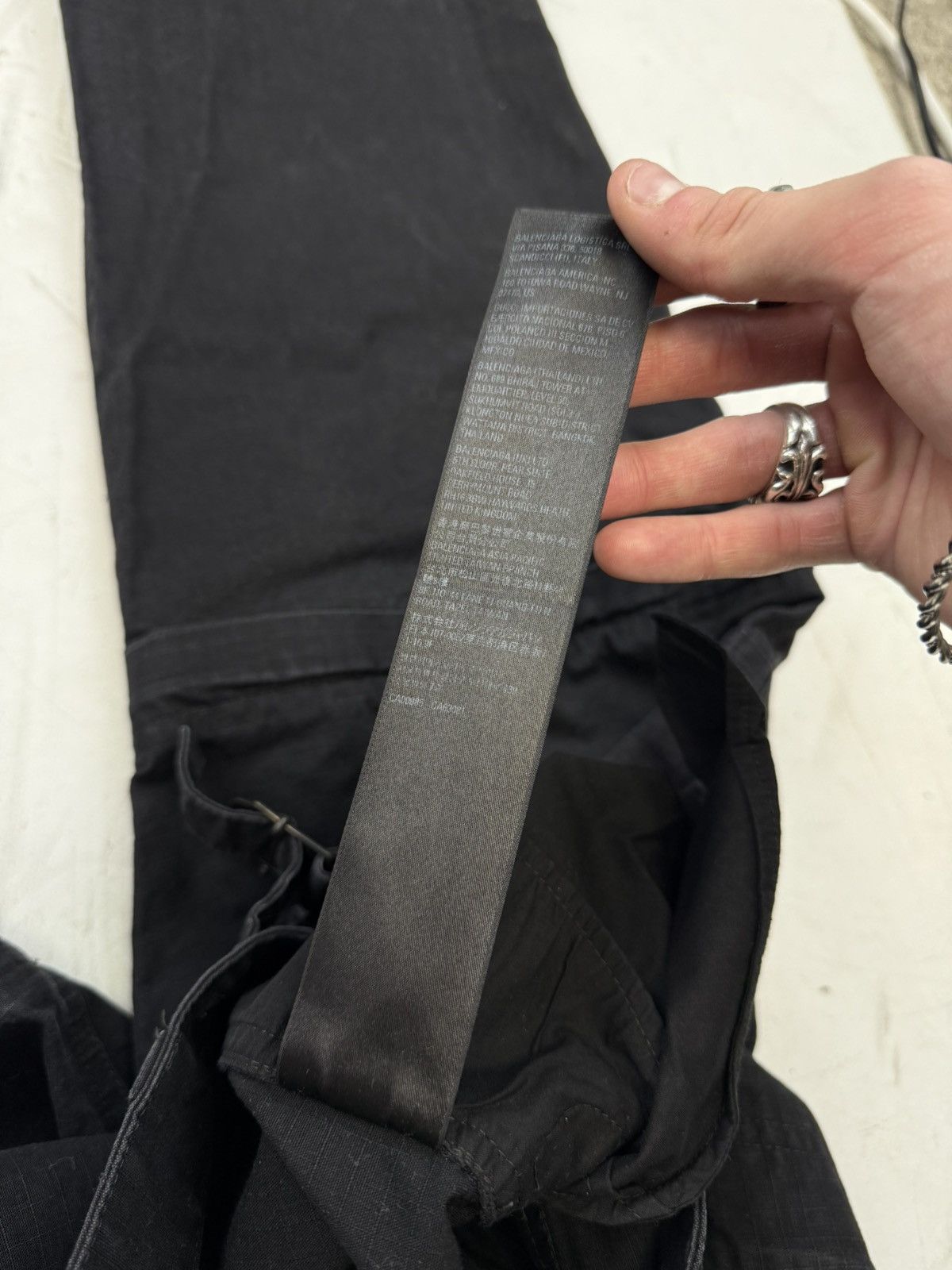 Balenciaga AW22 Balenciaga Multi Pocket Black Convertible Cargo Pants Size US 32 / EU 48 - 6 Thumbnail
