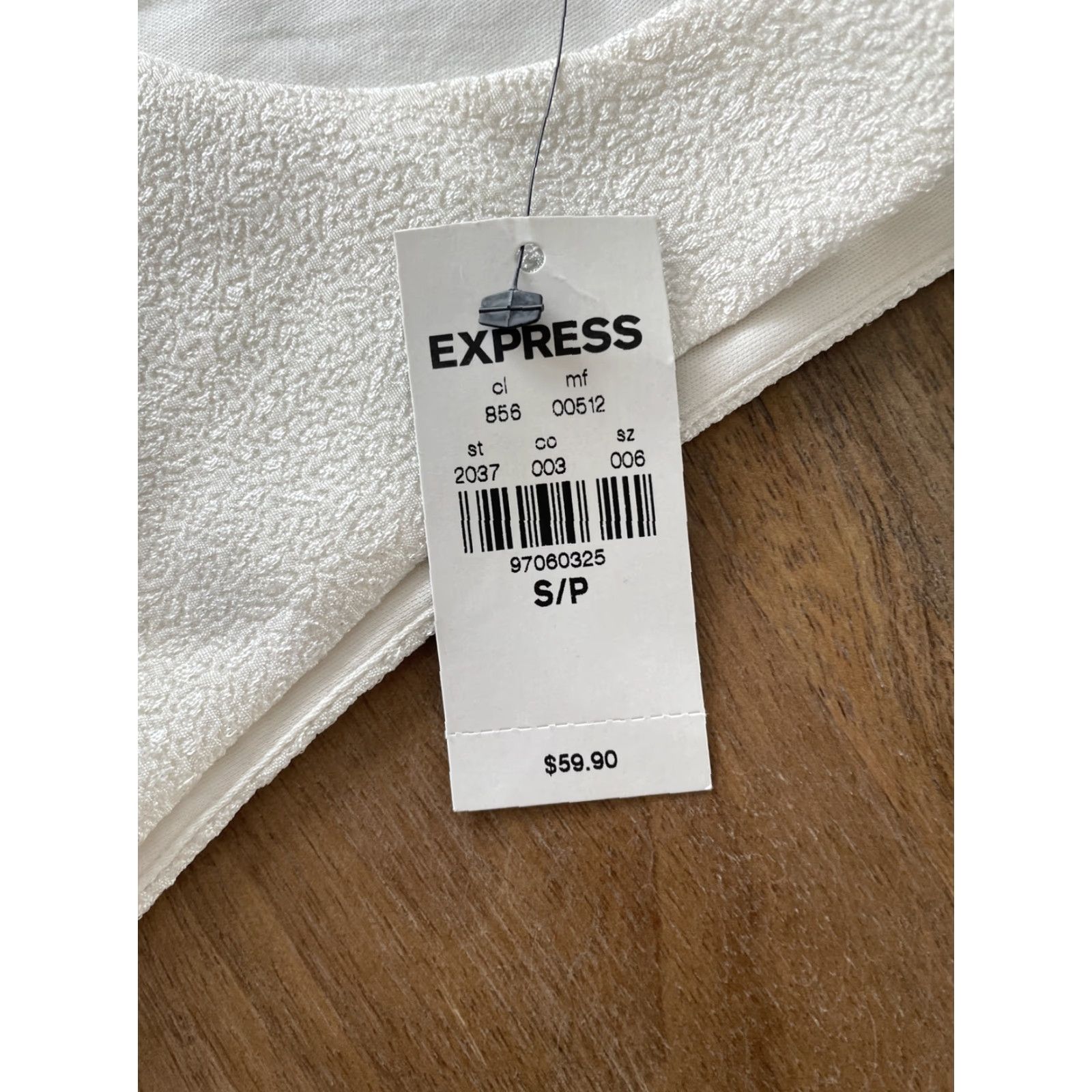 Express NWT Express Women’s Blouse Small Ivory Sleeveless Shirt Zip Rear Clasp & Zip Size S / US 4 / IT 40 - 6 Thumbnail