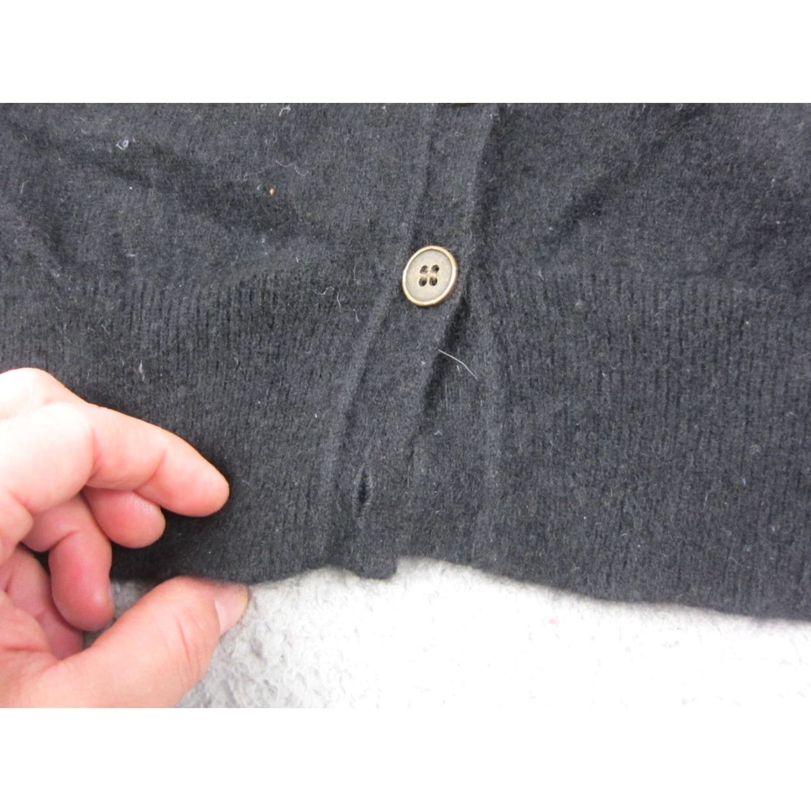 Vintage Qi Sweater Cardigan Women L Black 100% Cashmere Button Fringe V-Neck 80s 90s Classic Knit Size L / US 10 / IT 46 - 4 Thumbnail