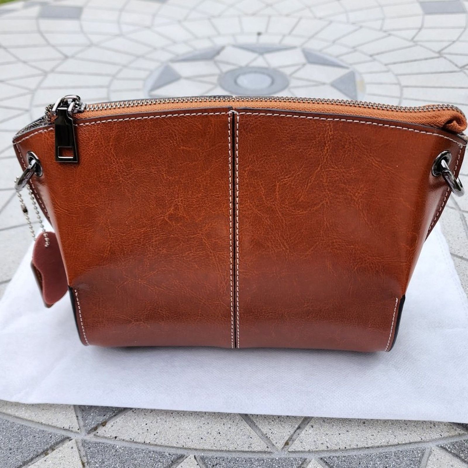 Designer MDBM Chatou Structured Minimalist Leather Crossbody Bag Size ONE SIZE - 11 Thumbnail
