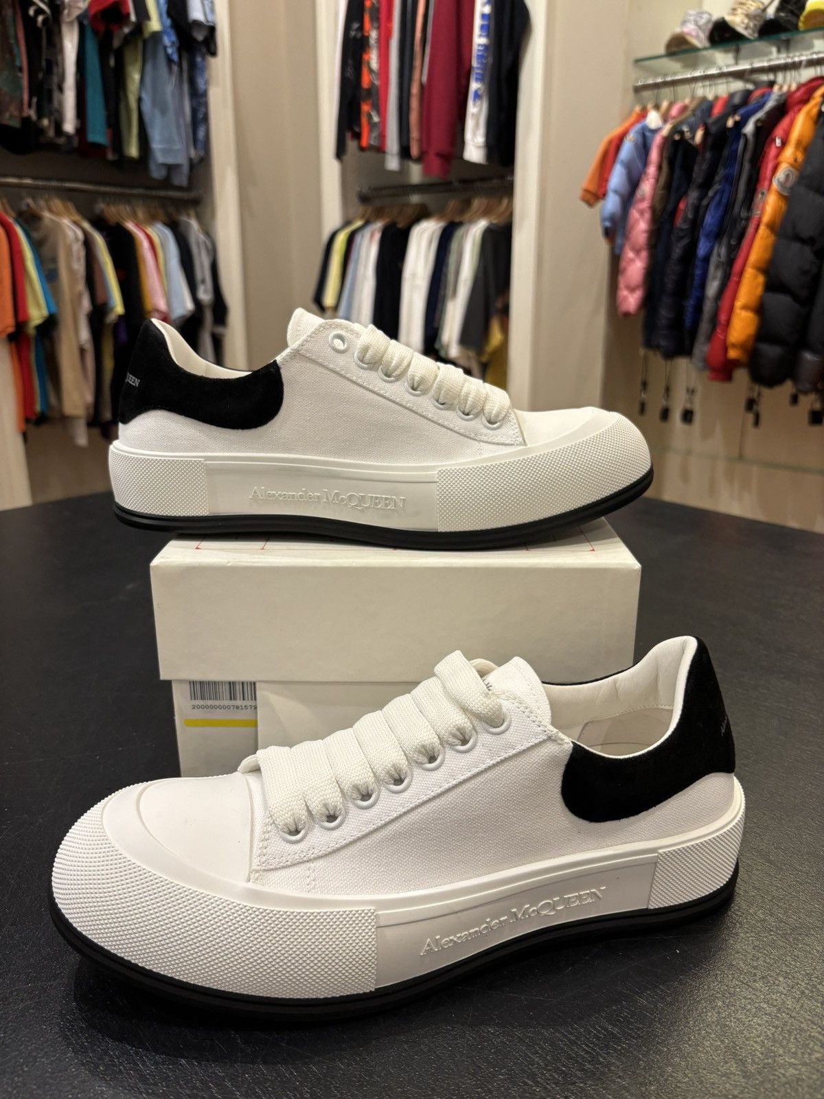 Alexander McQueen Deck Plimsoll Low 'White Black'