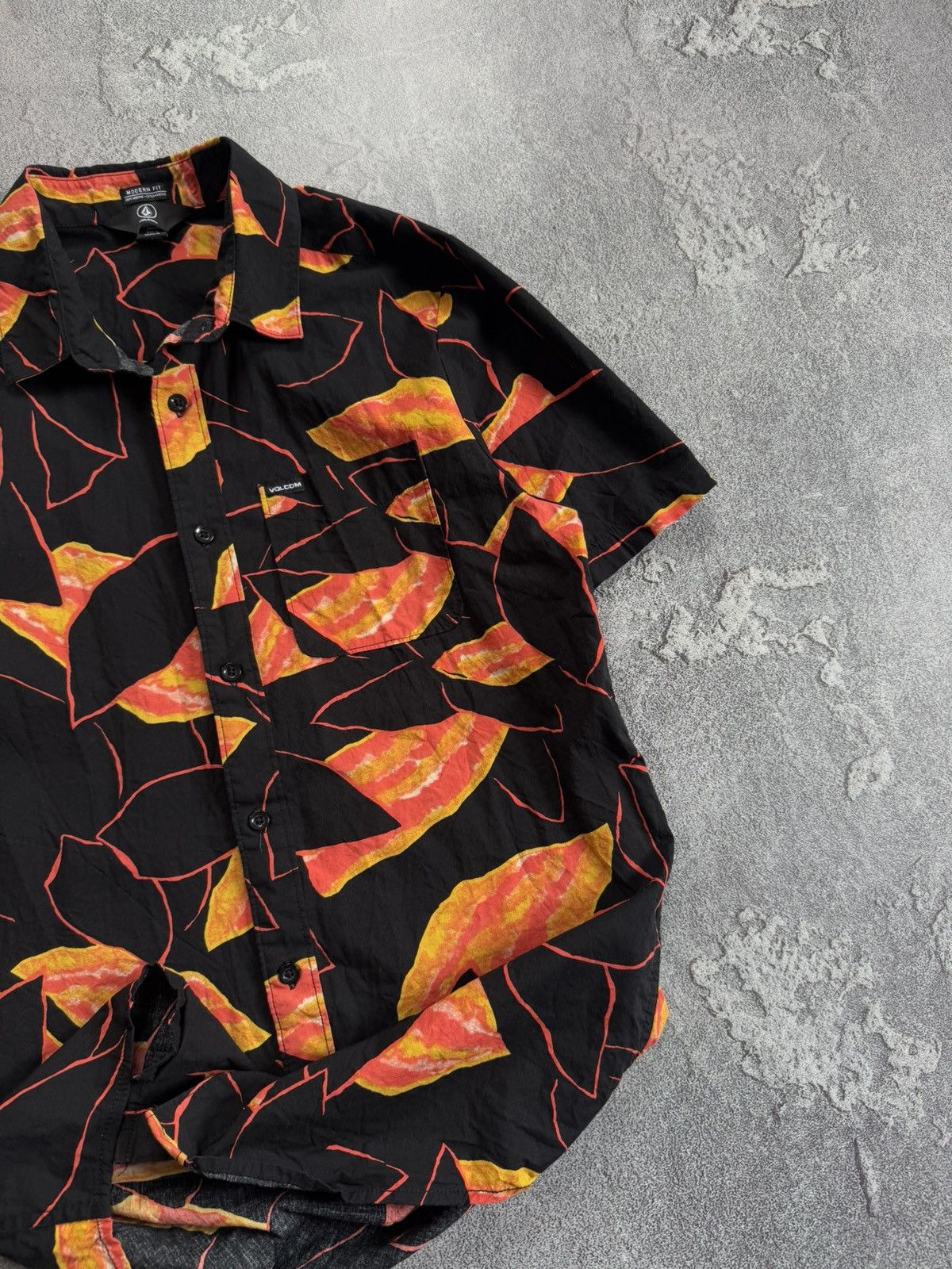 Volcom Volcom M all printed flowers 🌺 shirts button up polo tee Size US M / EU 48-50 / 2 - 3 Thumbnail