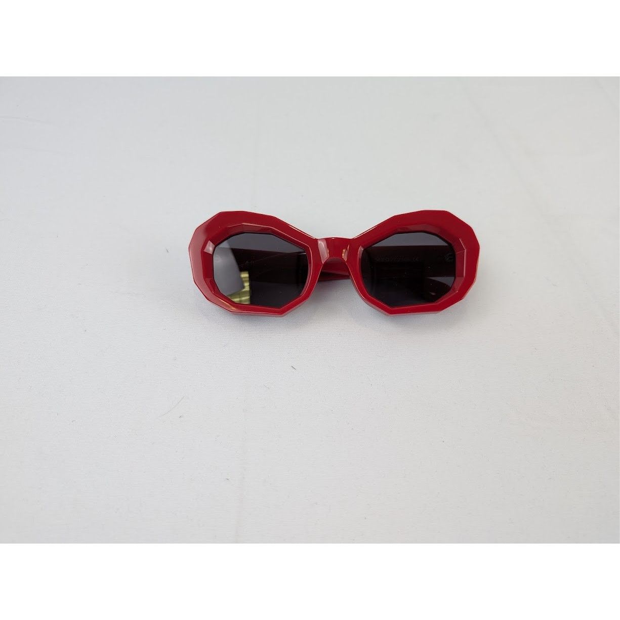 o1rshd1 Q:2 / Size: OS / Honey Comb Sunglasses in Red