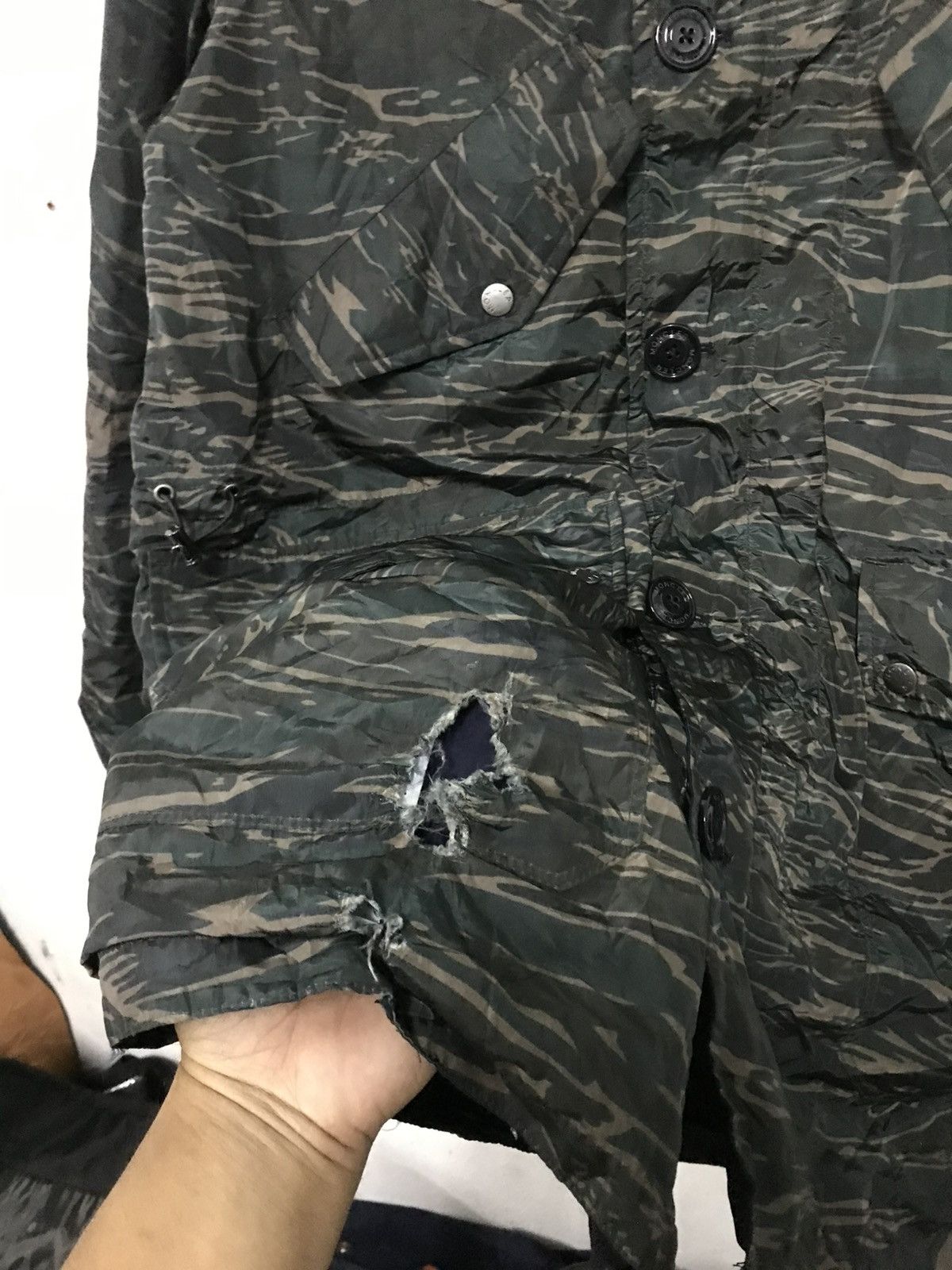 Moncler MONCLER CAMO REVERSIBLE JACKET Size US L / EU 52-54 / 3 - 19 Thumbnail