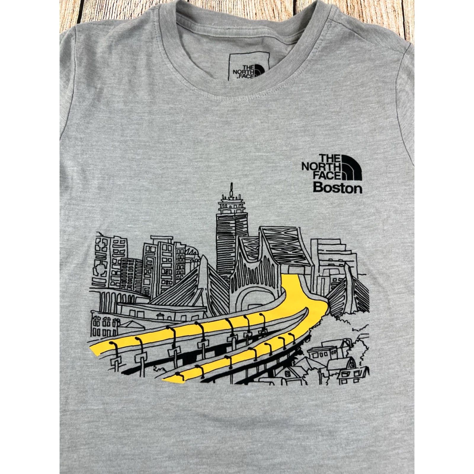 The North Face The North Face Shirt Short Sleeve Gray Boston City Landmark Graphic Print S Men Small Size US S / EU 44-46 / 1 - 4 Thumbnail