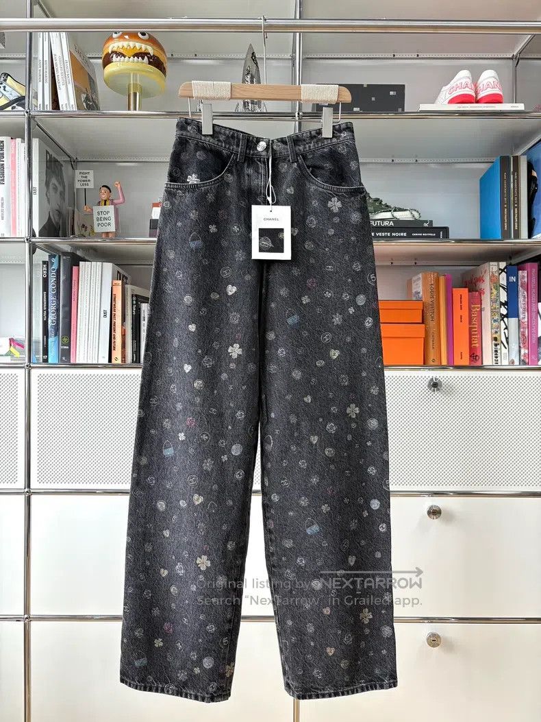 Chanel Chanel 25B grey-black printed graffiti jeans Size 24" / US 00 / IT 34 - 1 Thumbnail