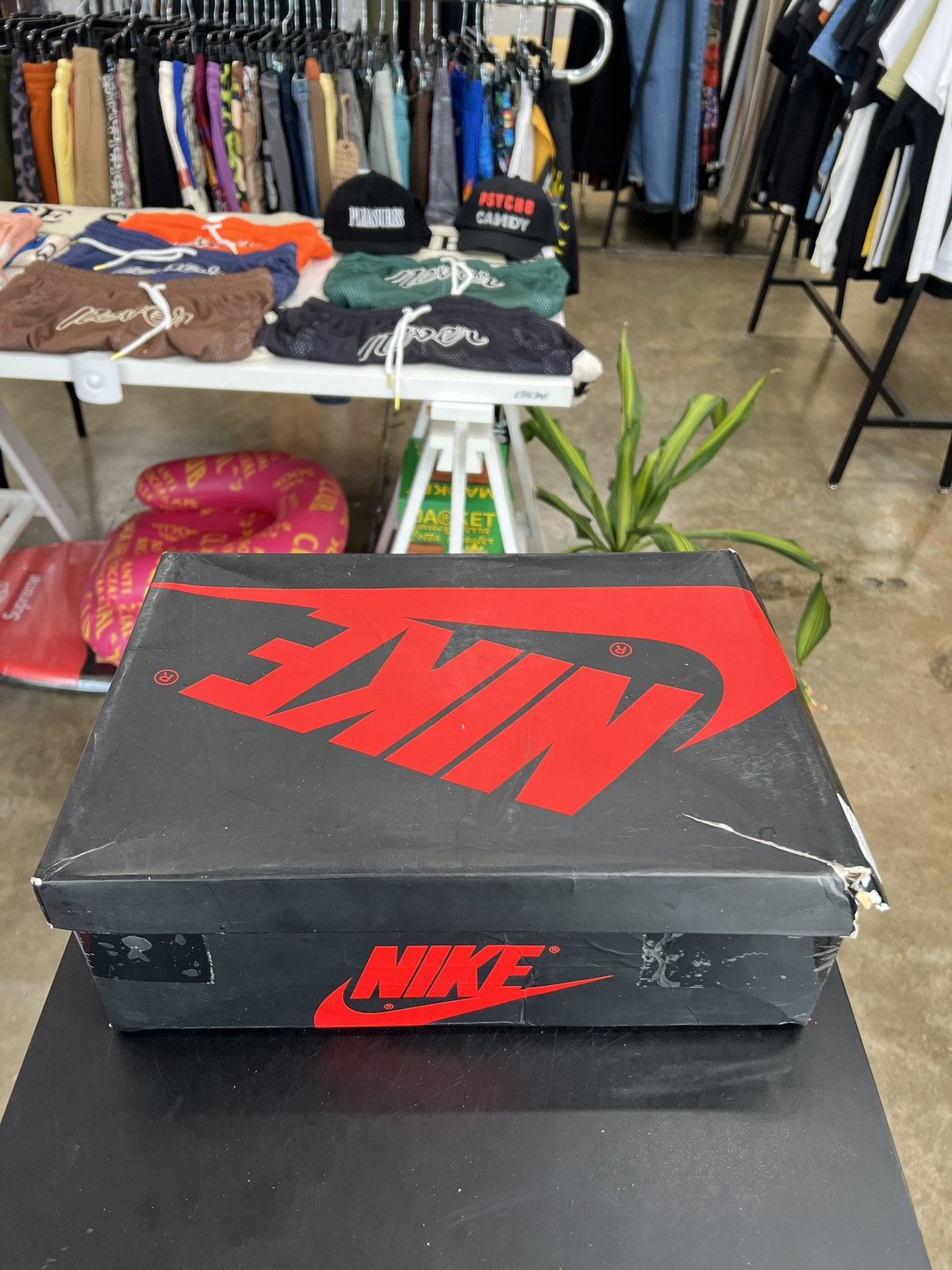 Jordan Brand × Nike Air Jordan 1 Royal Sz. 10 (2017) Size US 10 / EU 43 - 13 Thumbnail