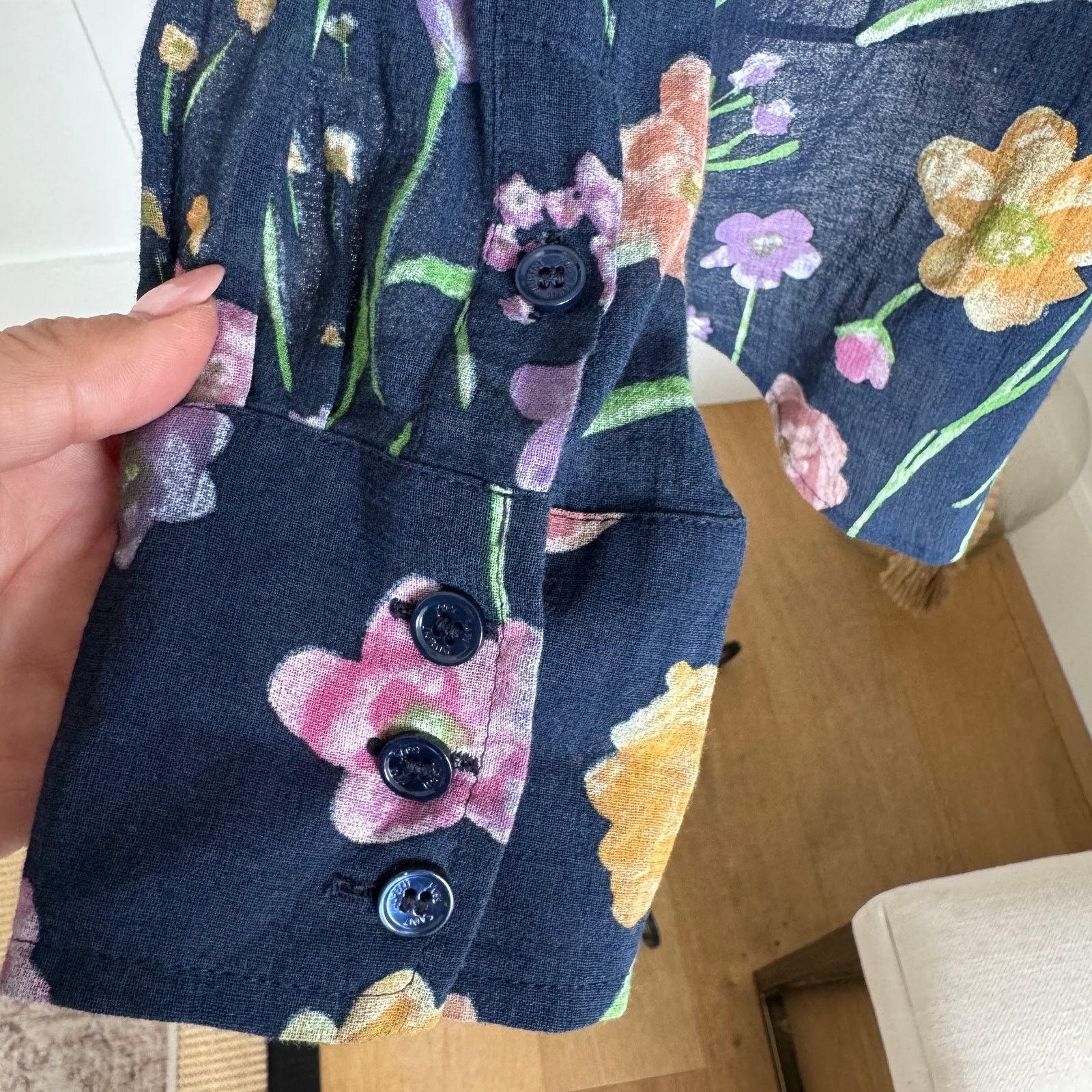 Yves Saint Laurent Vintage Yves Saint Laurent Variation Navy Floral Blouse 80s Size M / US 6-8 / IT 42-44 - 9 Thumbnail