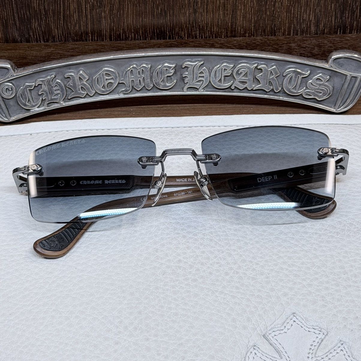 小物 CHROME HEARTS MILK MASK II 😎 New Chrome Hearts MILK MASK ll CWC 61 □ 14 - 130 gold-brown
