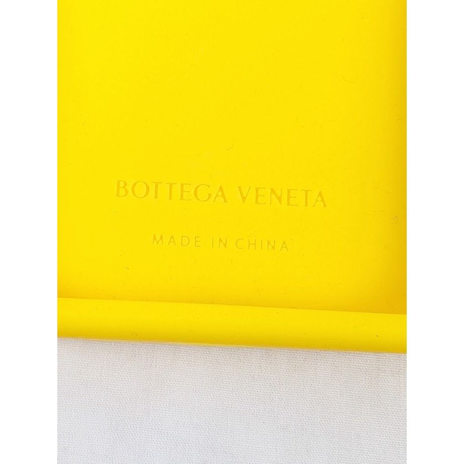 Bottega Veneta o1rshd1 Size: OS / Rubber Cover I Phone 14 Pro in Lemon Size ONE SIZE - 9 Thumbnail