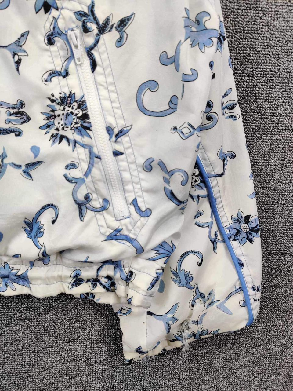 Adidas Vintage 90s Adidas Trefoil Floral Art Windbreaker Jacket Size US M / EU 48-50 / 2 - 3 Thumbnail