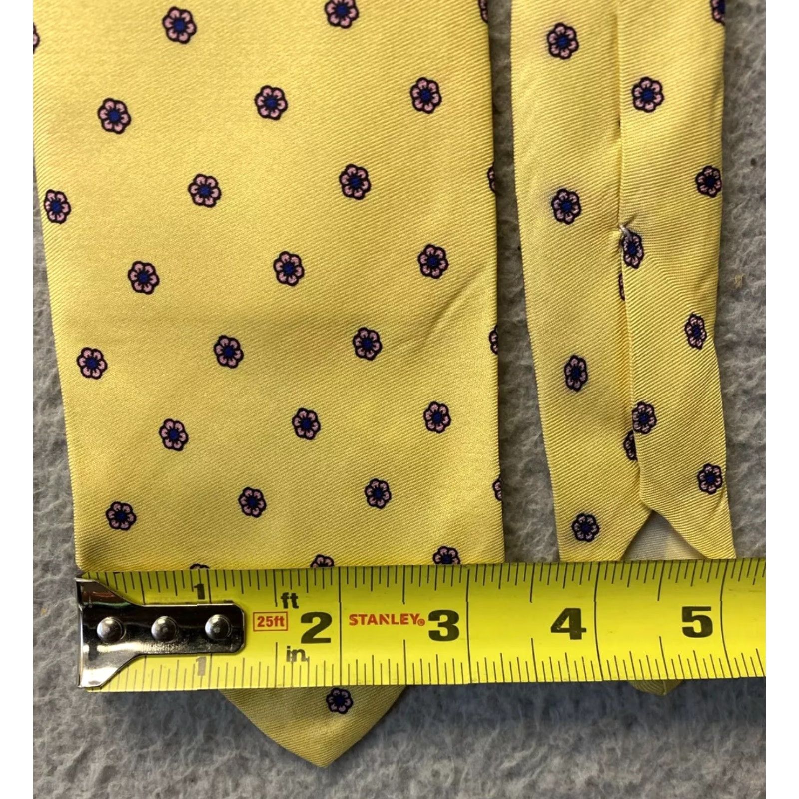 Brooks Brothers VINTAGE Brooks Brothers Men's Silk Tie Geometric Necktie Classic One Size Yellow Made in Italy Size ONE SIZE - 5 Thumbnail