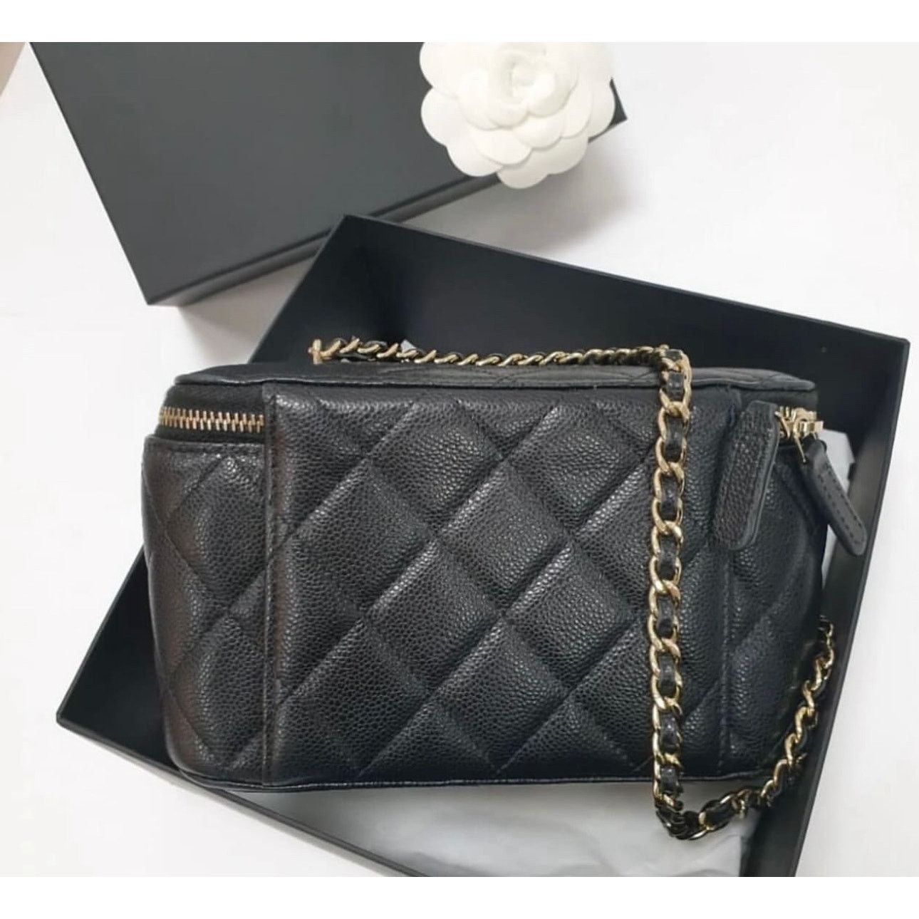 Chanel Chanel Caviar Small Chain Vanity Case. Size ONE SIZE - 3 Thumbnail