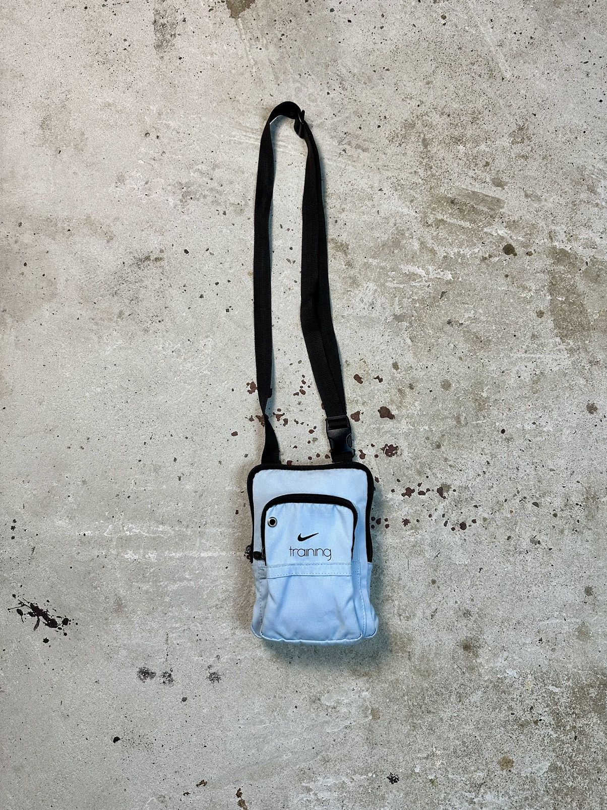 Nike Vintage Y2K Nike Baby Blue Messenger Crossbody Bag Swoosh Size ONE SIZE - 1 Thumbnail