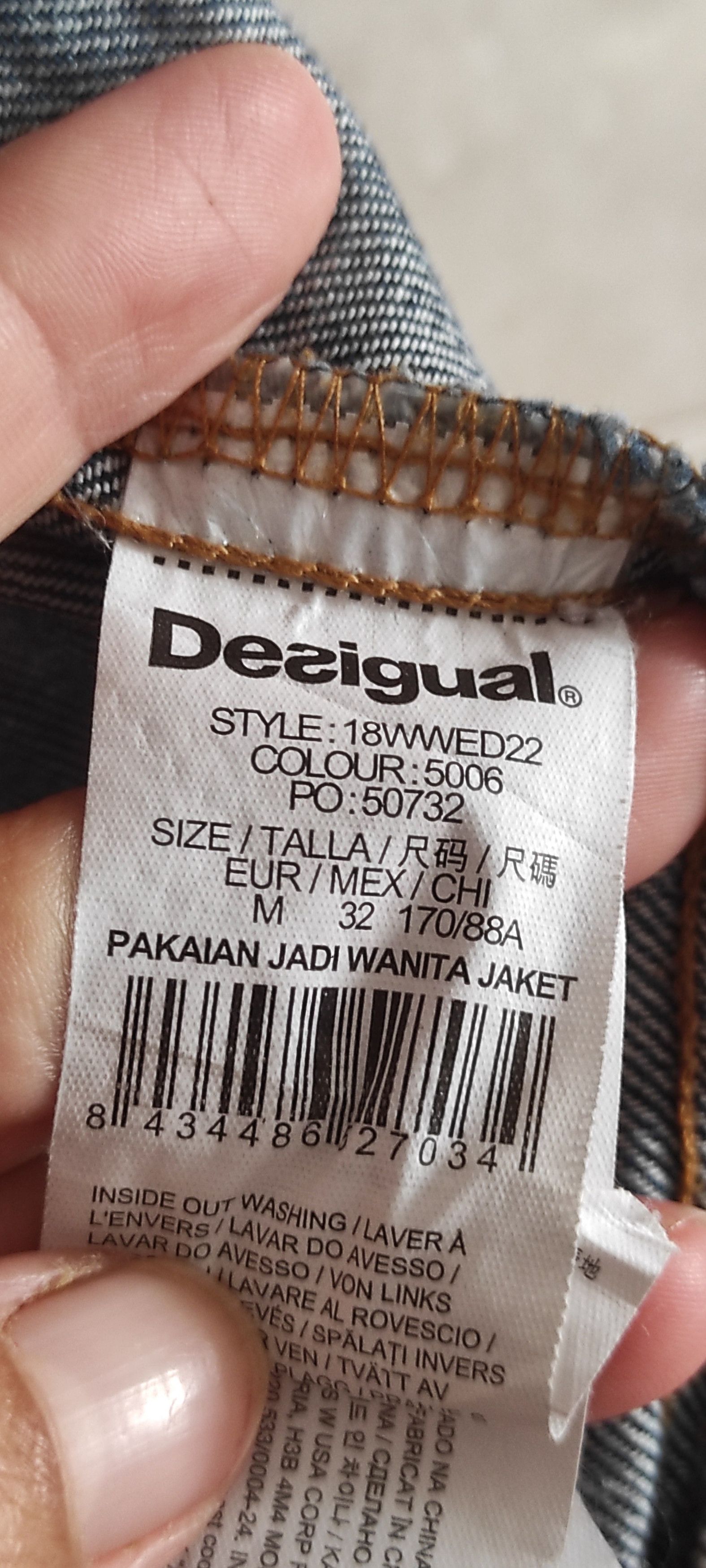 Desigual × Disney Desigual Women's Patchwork Mickey Mouse Graphic Denim Jacket Size M / US 6-8 / IT 42-44 - 19 Thumbnail