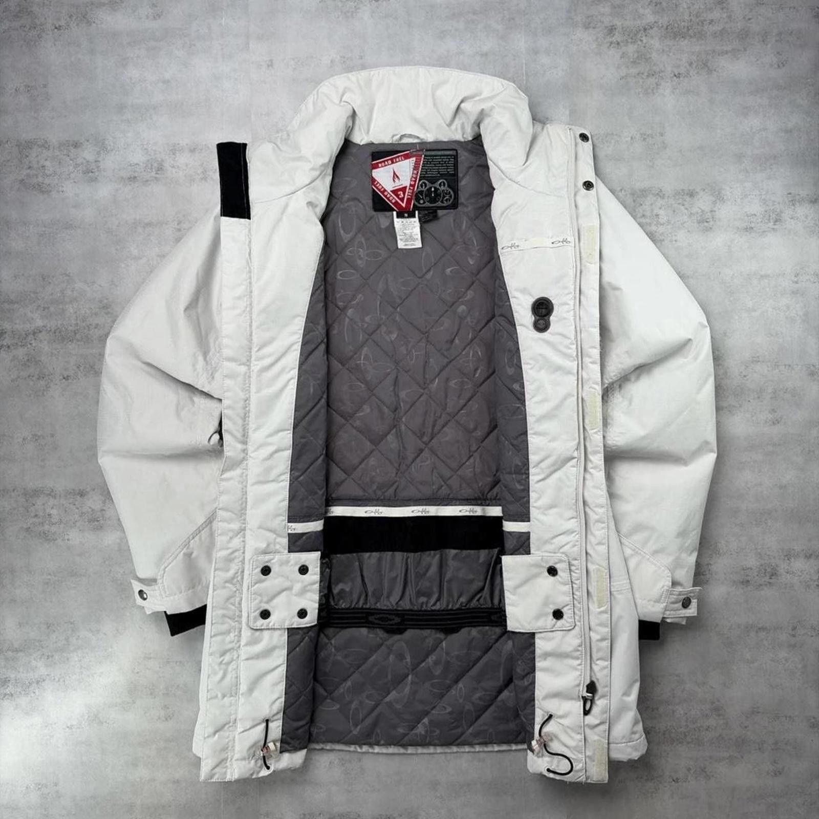 Oakley Y2K White Oakley Road Fuel Ski Snow Jacket Size S / US 4 / IT 40 - 2 Thumbnail