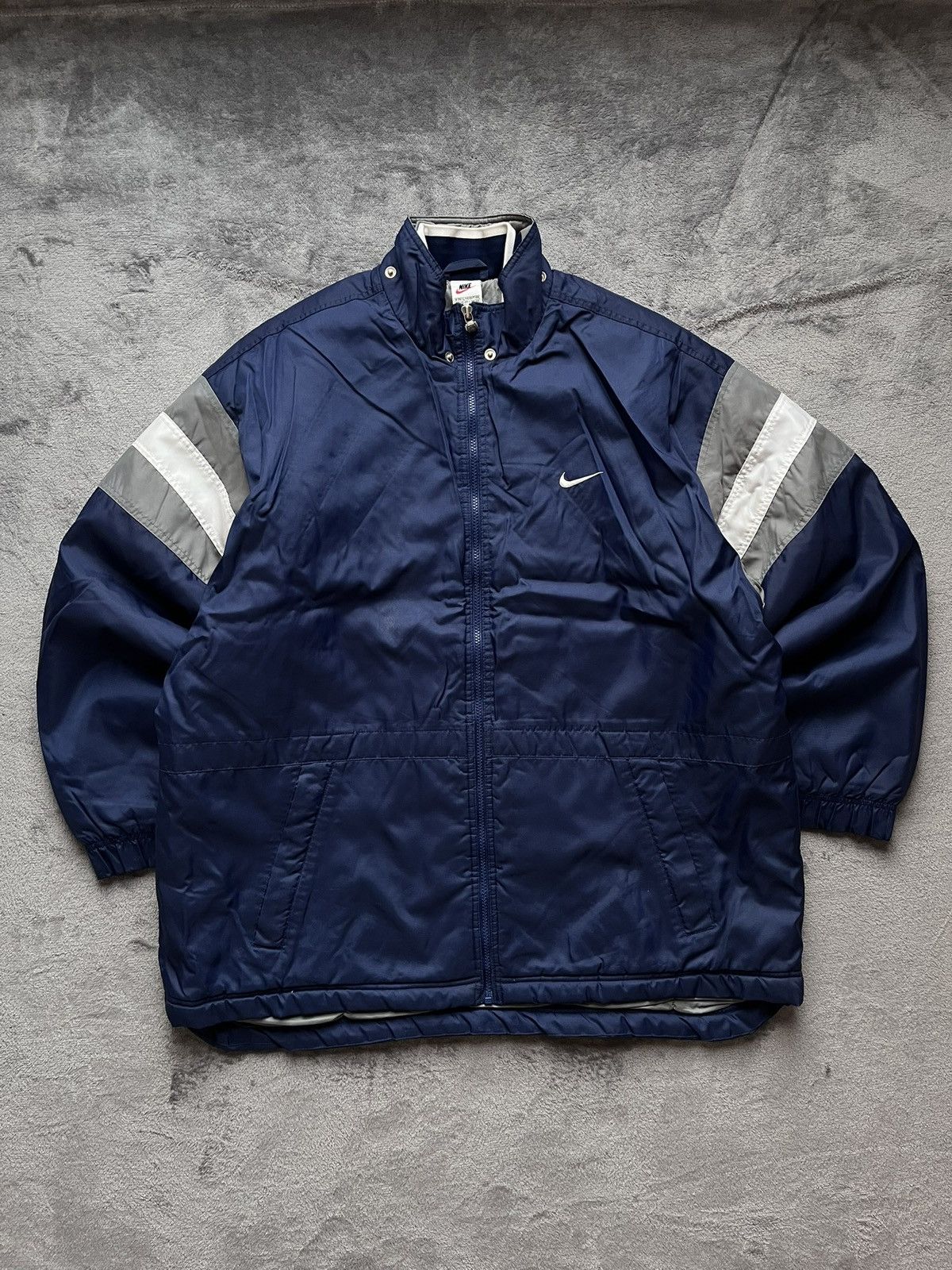 Nike 90s Nike Big Spellout Logo Down Jacket Swoosh Y2k Retro Size US XL / EU 56 / 4 - 2 Thumbnail