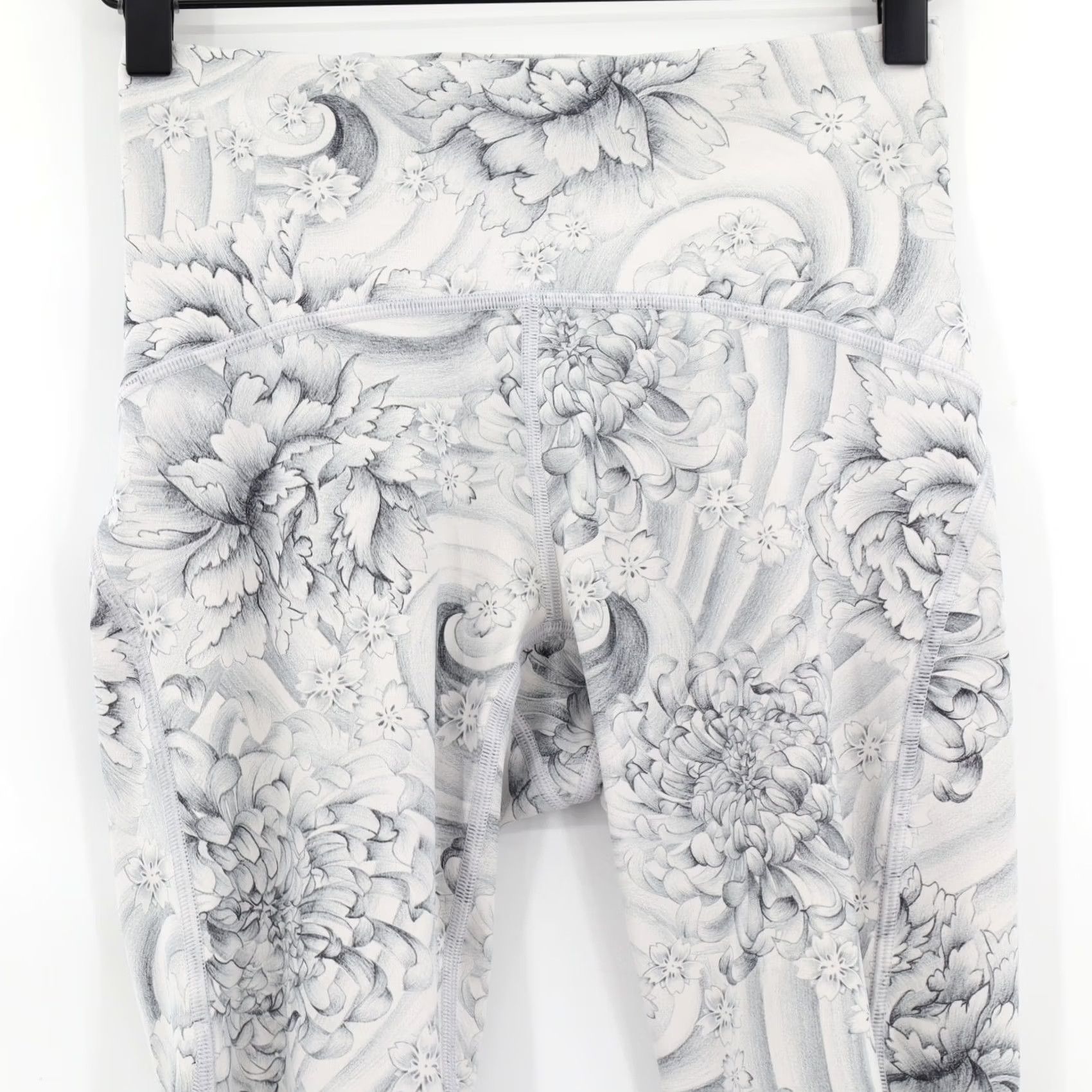 Lululemon Lululemon Women's Train Times 7/8 Pants Inseam 25" Twine White Multi Sz 4 Floral Pattern Bottoms Athletic Skinny Leggings Ch Size 27" / US 4 / IT 40 - 3 Thumbnail