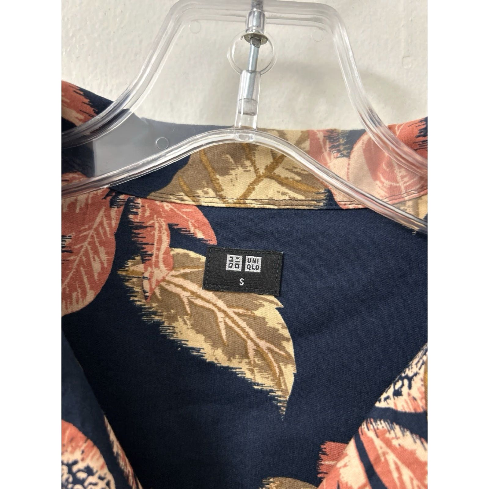 Uniqlo Uniqlo Floral Shirt Mens S Navy Blue Modal Hawaiian Button Down S/S 458354 Size US S / EU 44-46 / 1 - 5 Thumbnail