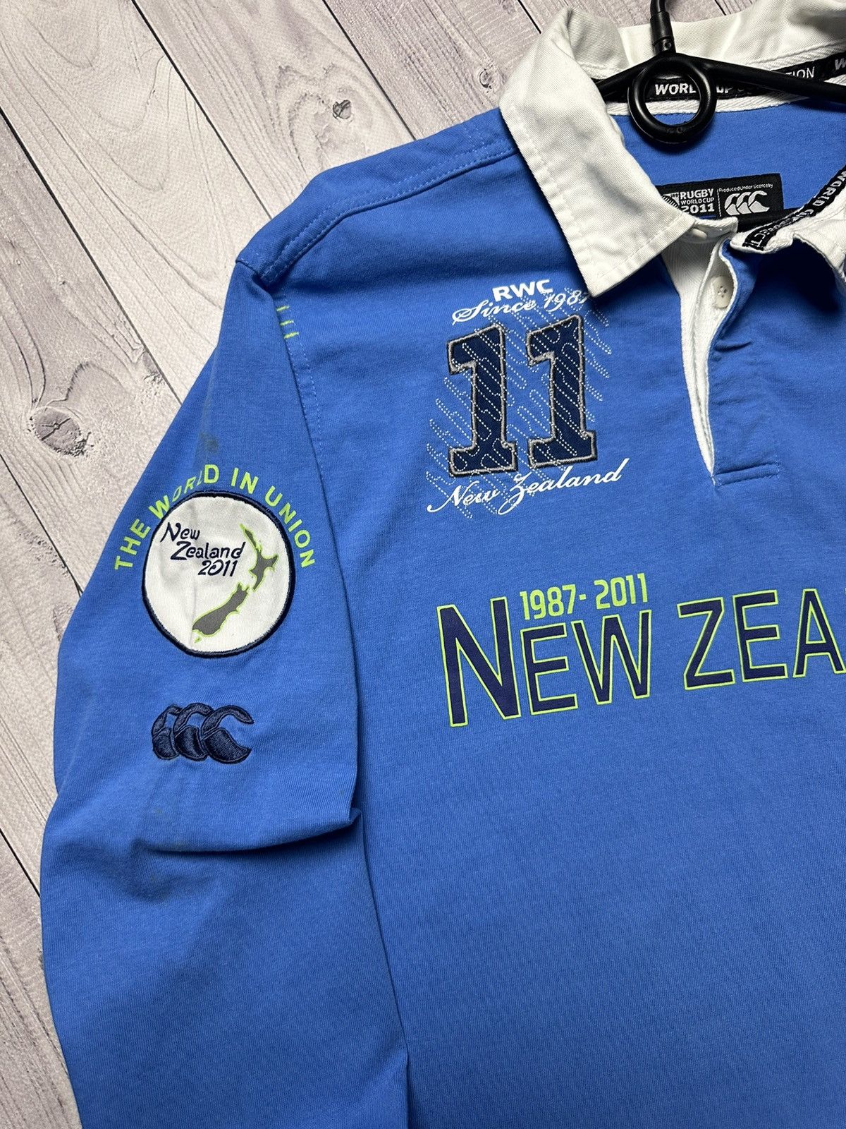 Vintage Vintage New Zealand rugby jersey size M blue logo Size US M / EU 48-50 / 2 - 3 Thumbnail