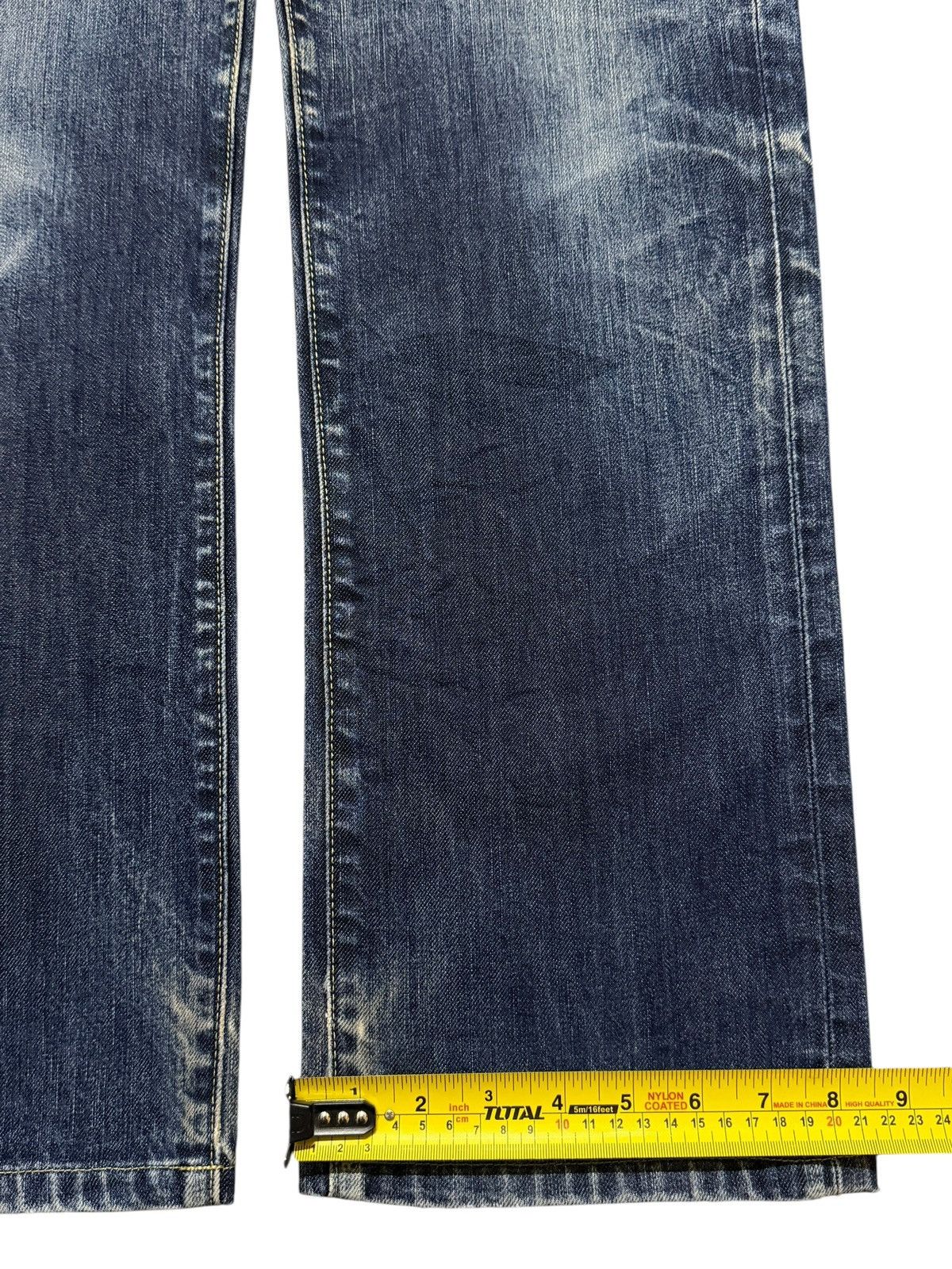Uniqlo Vintage Y2K Japanese Uniqlo Faded Whiskers Wash Relaxed Fits Size US 32 / EU 48 - 12 Thumbnail