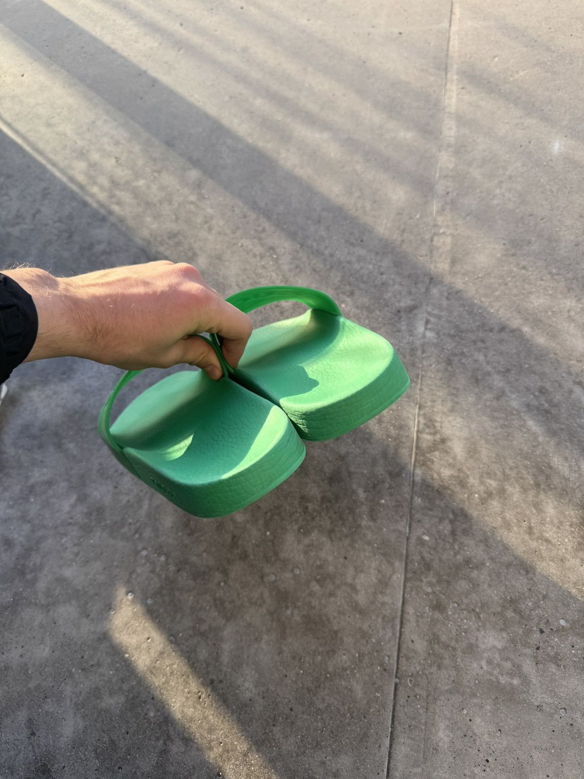 Gucci Gucci Flip Flops Slides Slip on Designer Swimming hype Size US 10.5 / EU 43-44 - 4 Thumbnail