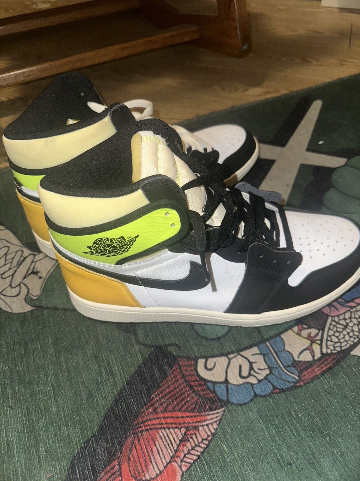 Jordan Brand Jordan 1 Retro Volt Gold Size US 12 / EU 45 - 4 Thumbnail
