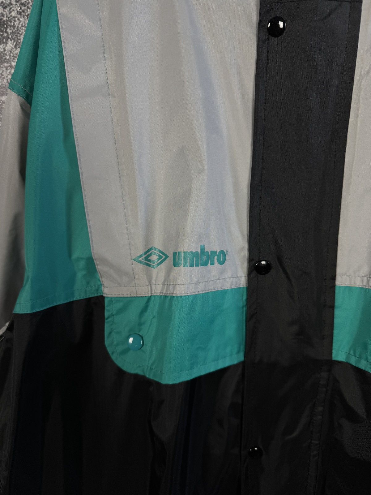 Umbro UMBRO Vintage Nylon Jacket Windbreaker Retro 90s Size L Size US L / EU 52-54 / 3 - 6 Thumbnail