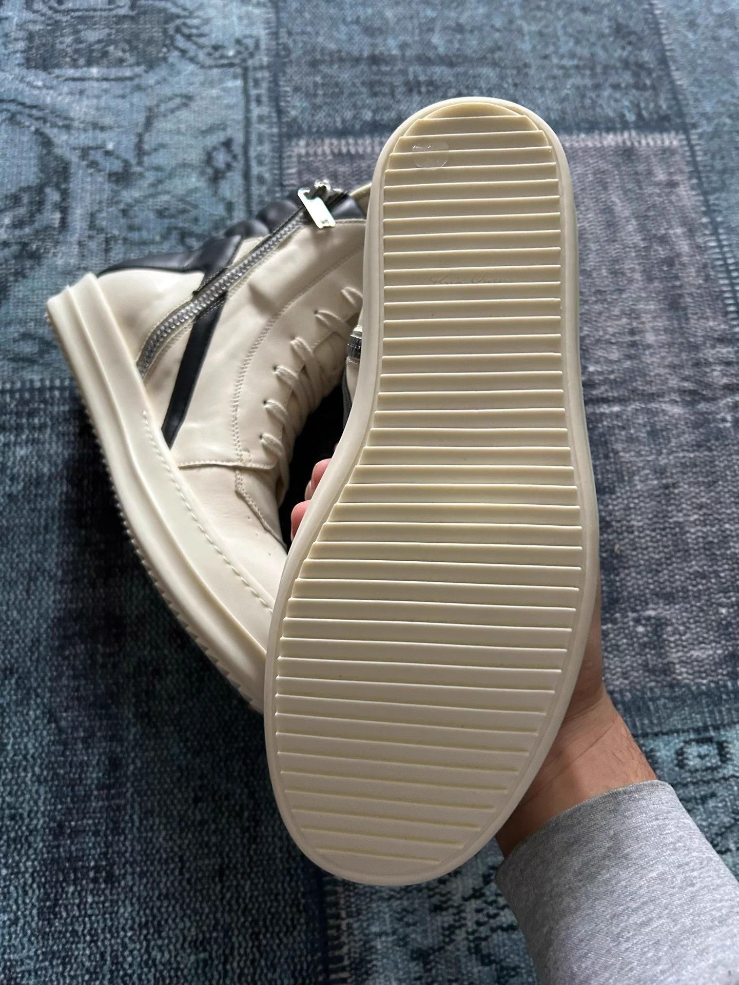 Rick Owens Rick Owens Mainline Triangle 40.5 White/Black Lambskin Size US 9.5 / IT 39.5 - 7 Thumbnail