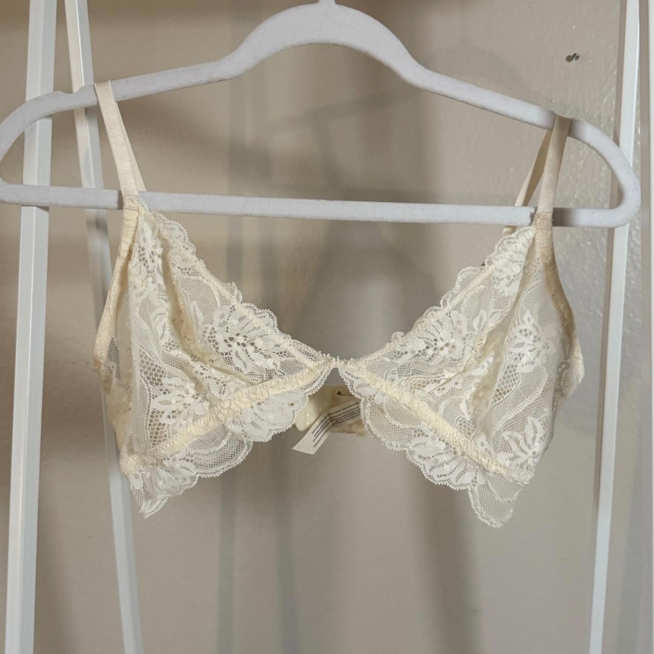 Free People white lace bralette🤍🪽 Size ONE SIZE - 1 Thumbnail