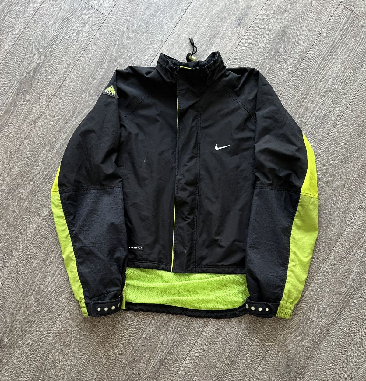 Nike ACG Vintage Nike ACG Jacket Size US L / EU 52-54 / 3 - 1 Thumbnail