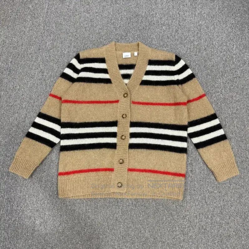 Burberry Burberry Men's Color-Block Wool Knit Sweater. Size US L / EU 52-54 / 3 - 1 Thumbnail