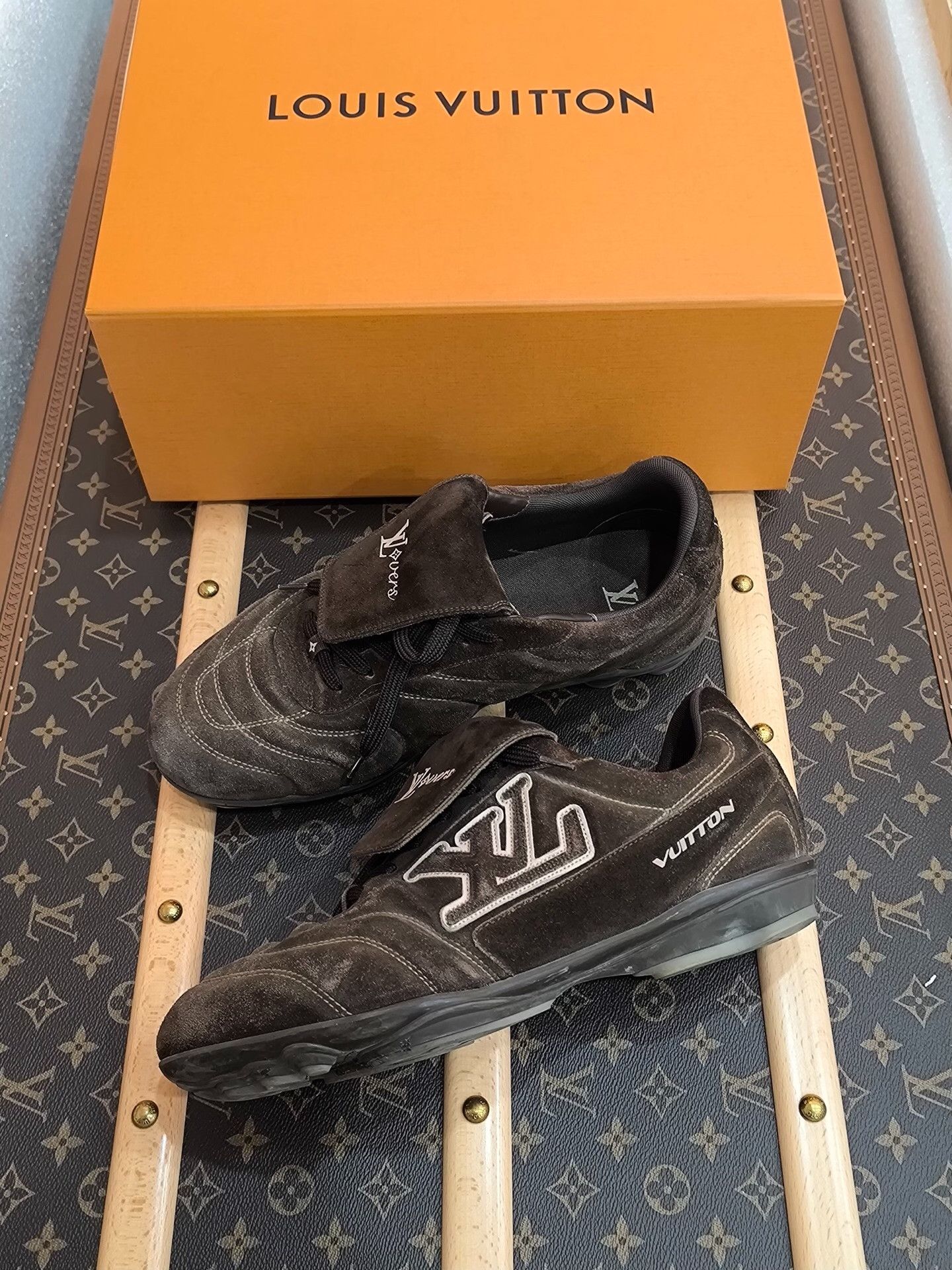 Louis Vuitton Louis Vuitton Collab Lowtop Sneakers 9 Men Size US 9 / EU 42 - 1 Thumbnail